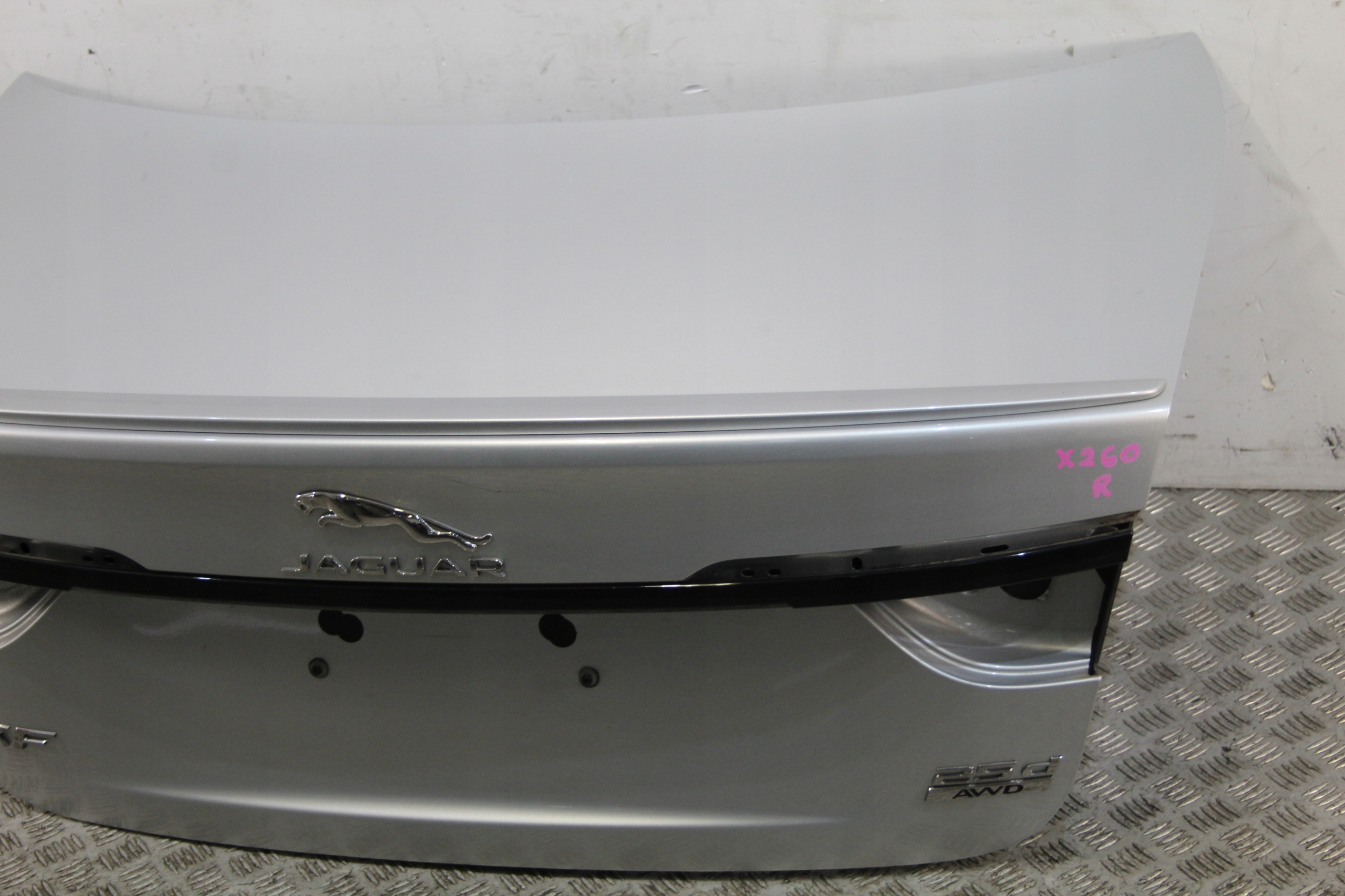 trunk door boot below KAMERE JAGUAR XF II X260