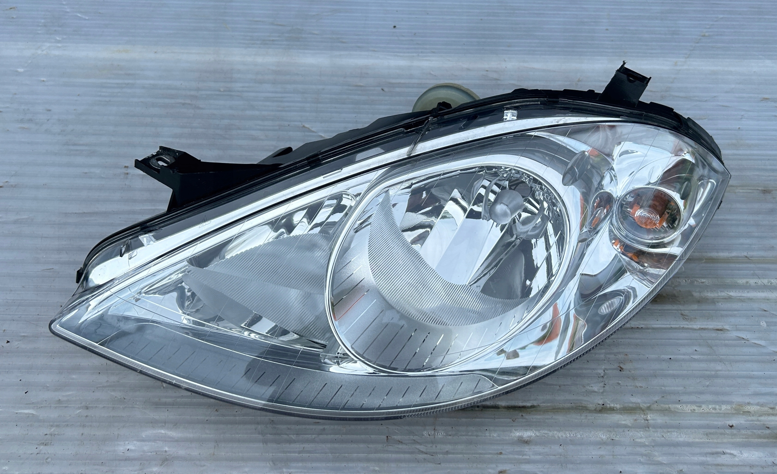 light left front MERCEDES A-KLASA 169 04-08 A1698200161