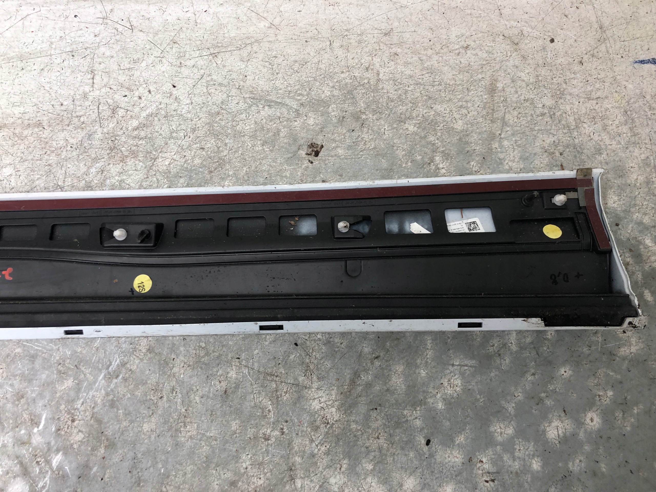 moulding door right front AUDI Q2 S-LINE 81A853960A