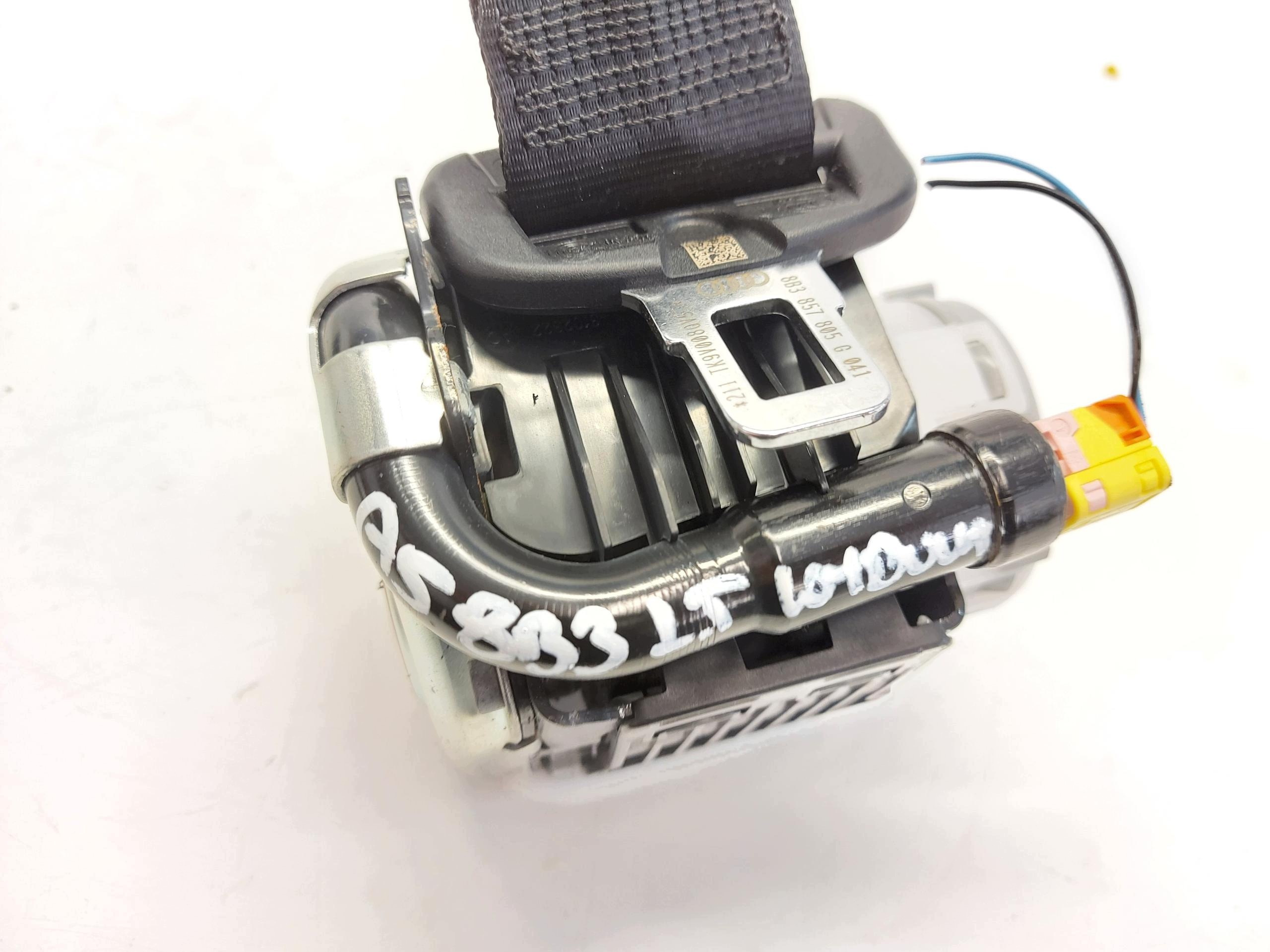 AUDI A5 8B3 B10 AVANT Gurten Sicherheits heck links 8B3857805G
