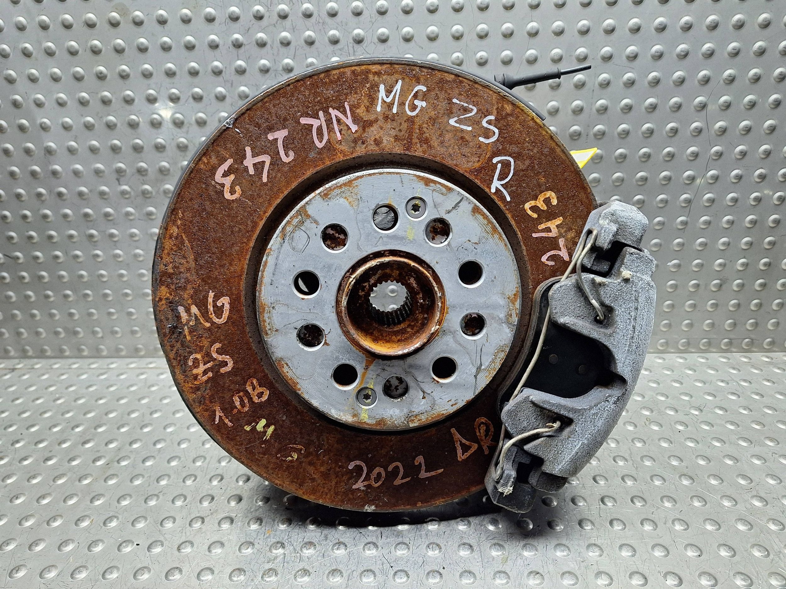 Moyeu support broche Droit Avant MG ZS 1.0 TB 17