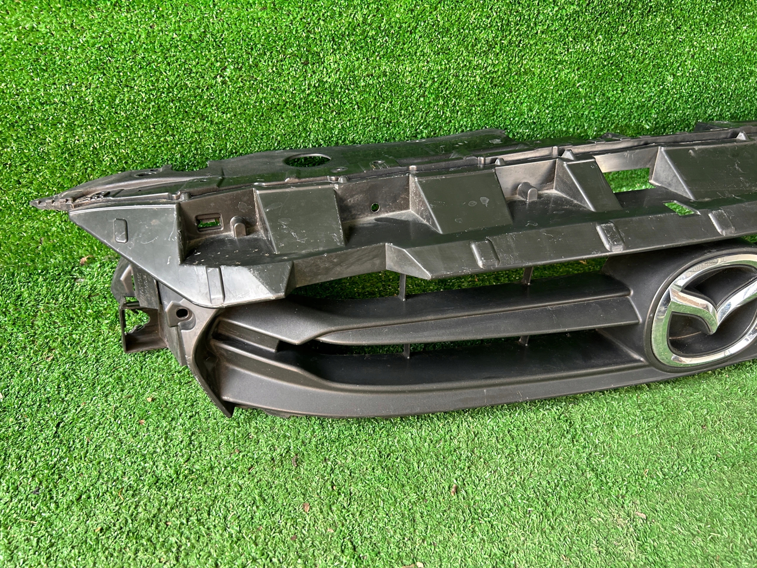 Mazda 2 14- DB5J-50712 front PREKLADgrill front front