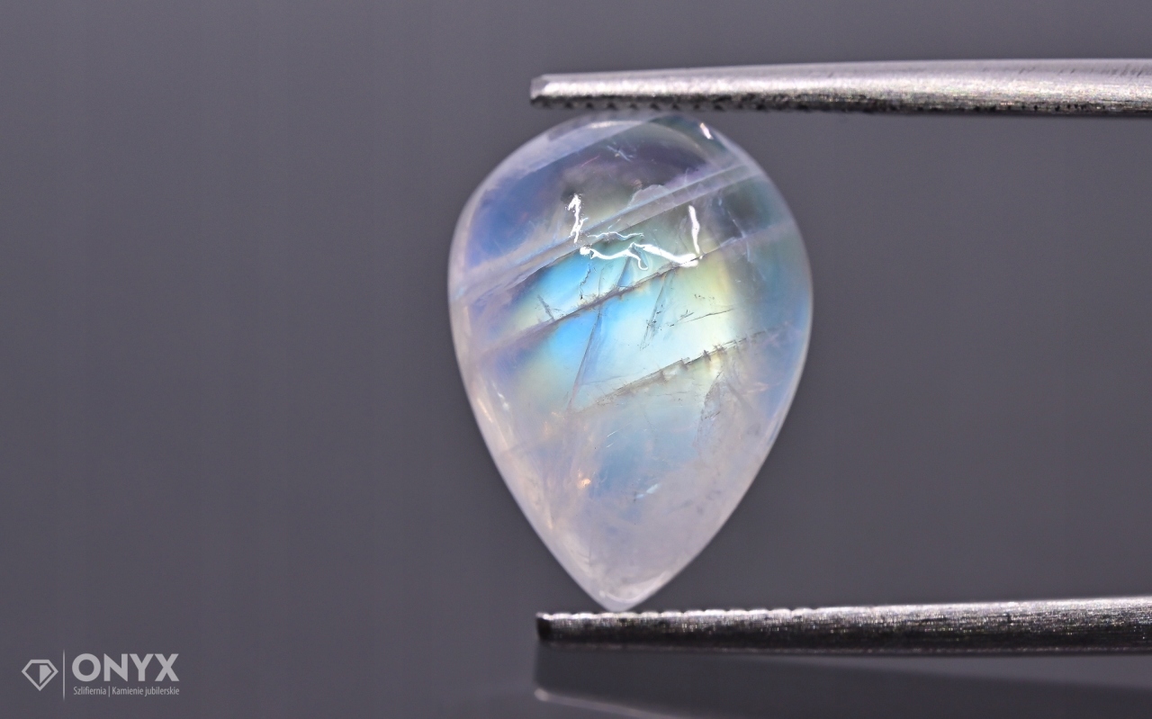 Měsíční kámen kabošon slza 14x10 mm