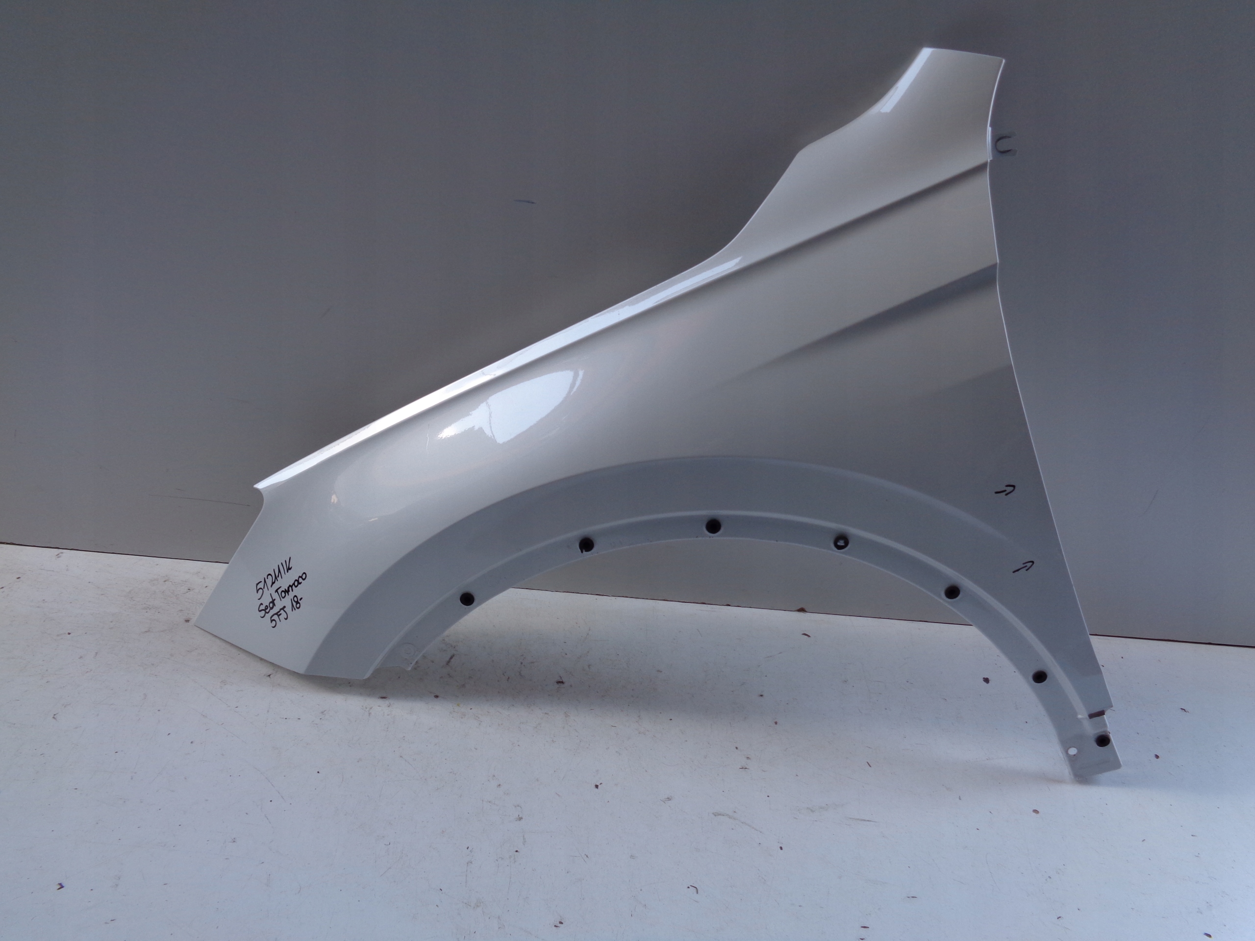 fender left front SEAT TARRACO 5FJ 18- NR 51211