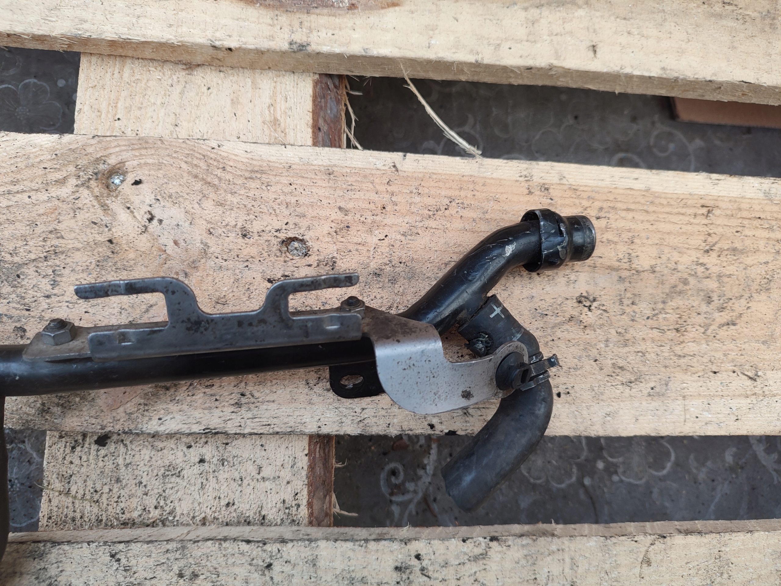 prijenos prirubnica vode VW GOLF V AUDI A3 A4 2.0 TFSI 8E0971845AF
