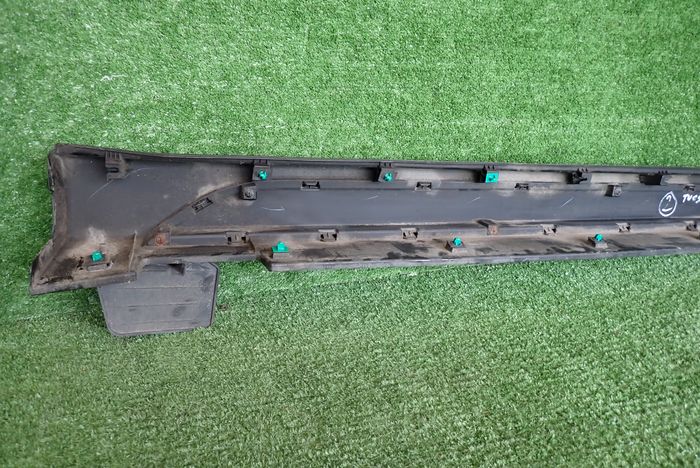 HYUNDAI TUCSON III 15- moulding threshold left