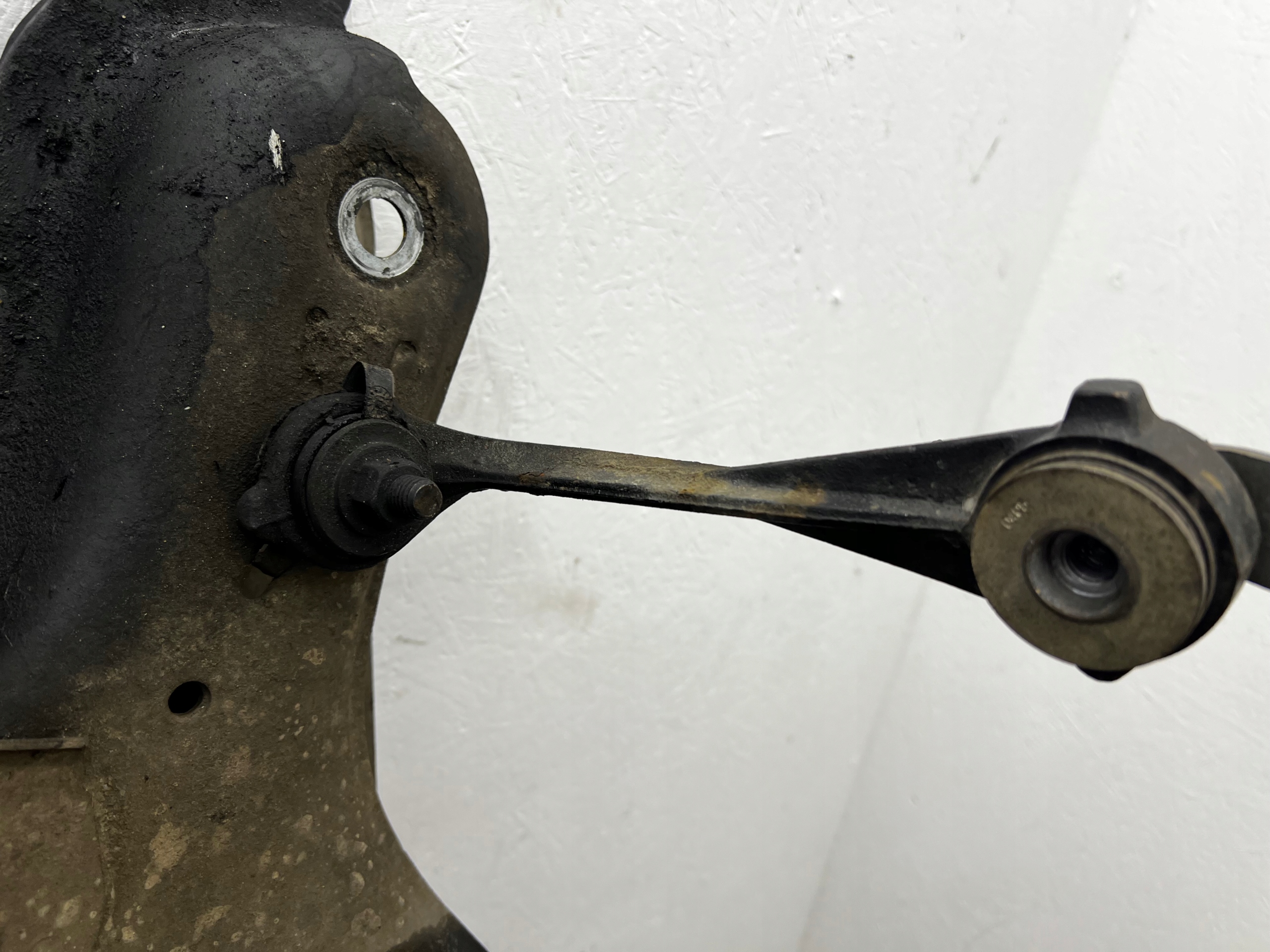 axle beam sider front 544015795R 93868598 - OPEL VIVARO B TRAFIC III
