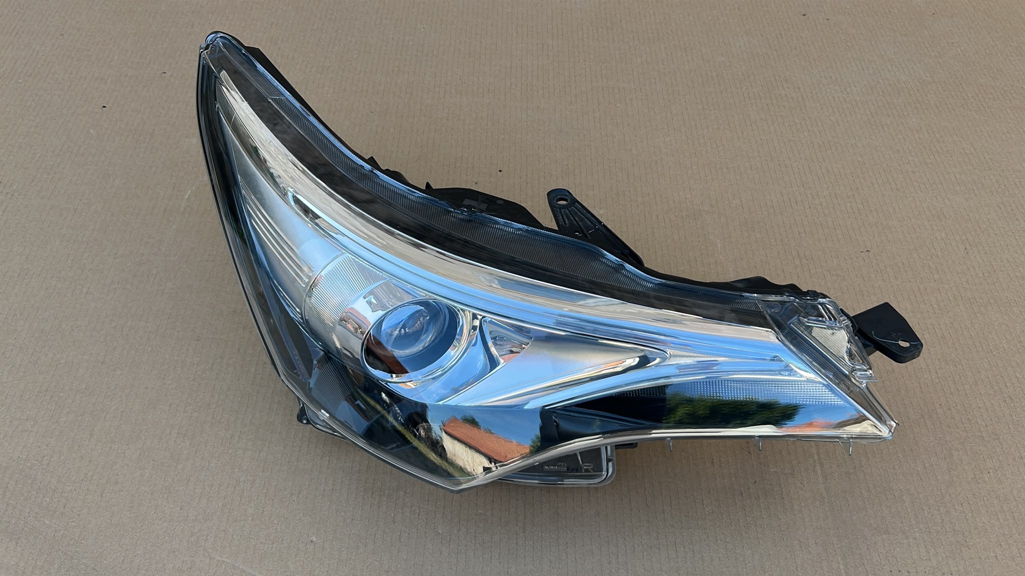 REFLEKTOR light right right front front TOYOTA AVENSIS T27 15