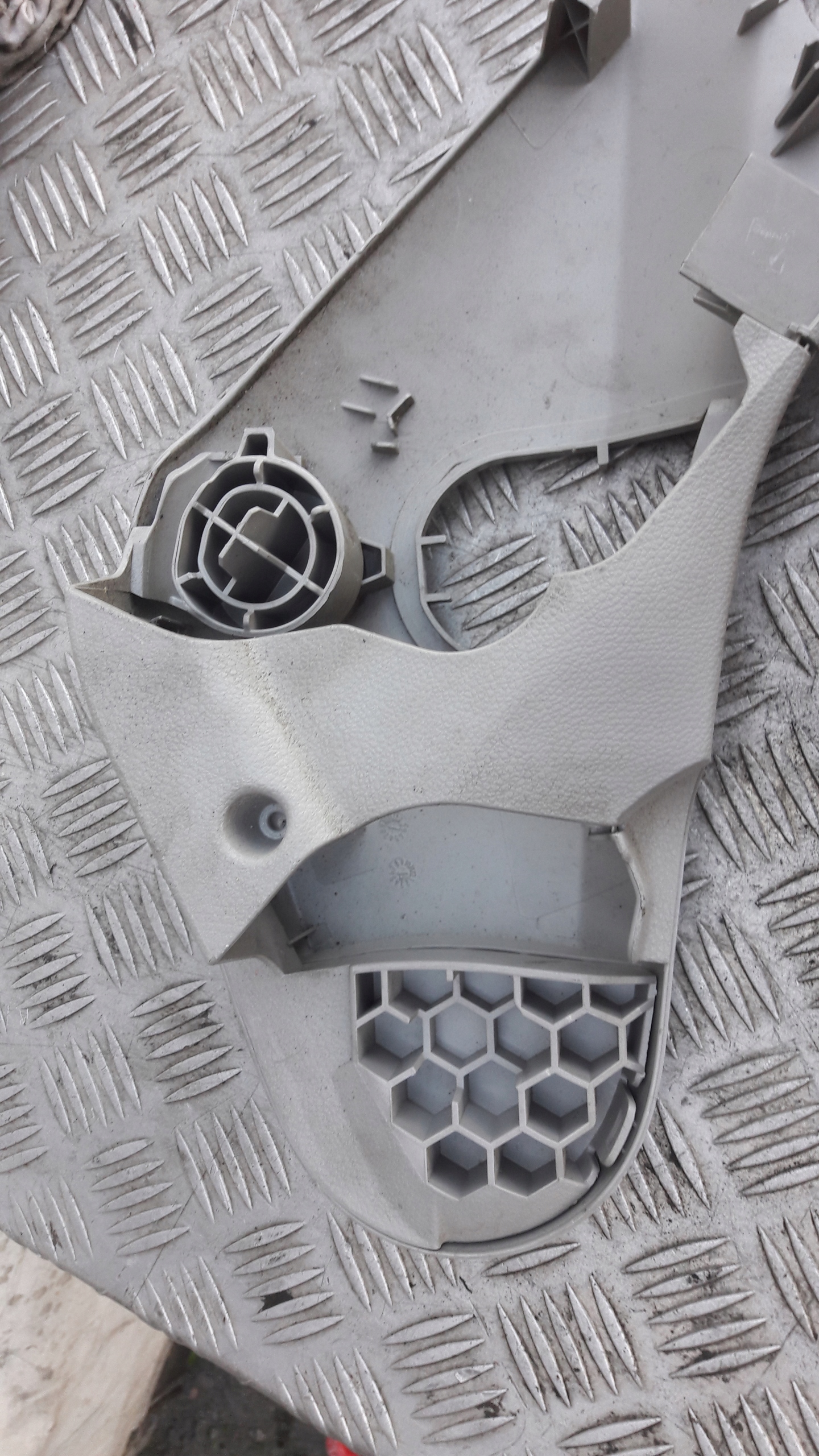 MERCEDES W204 Blende Abdeckung SITZ links oder rechts MASKOWNICA