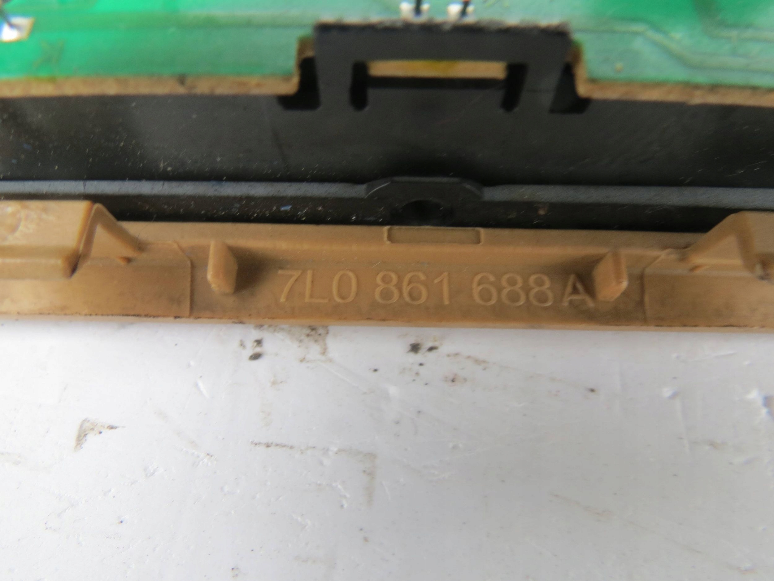 FANALE CIELO INTERNO PORSCHE CAYENNE 4.8 V8 7L0861688A