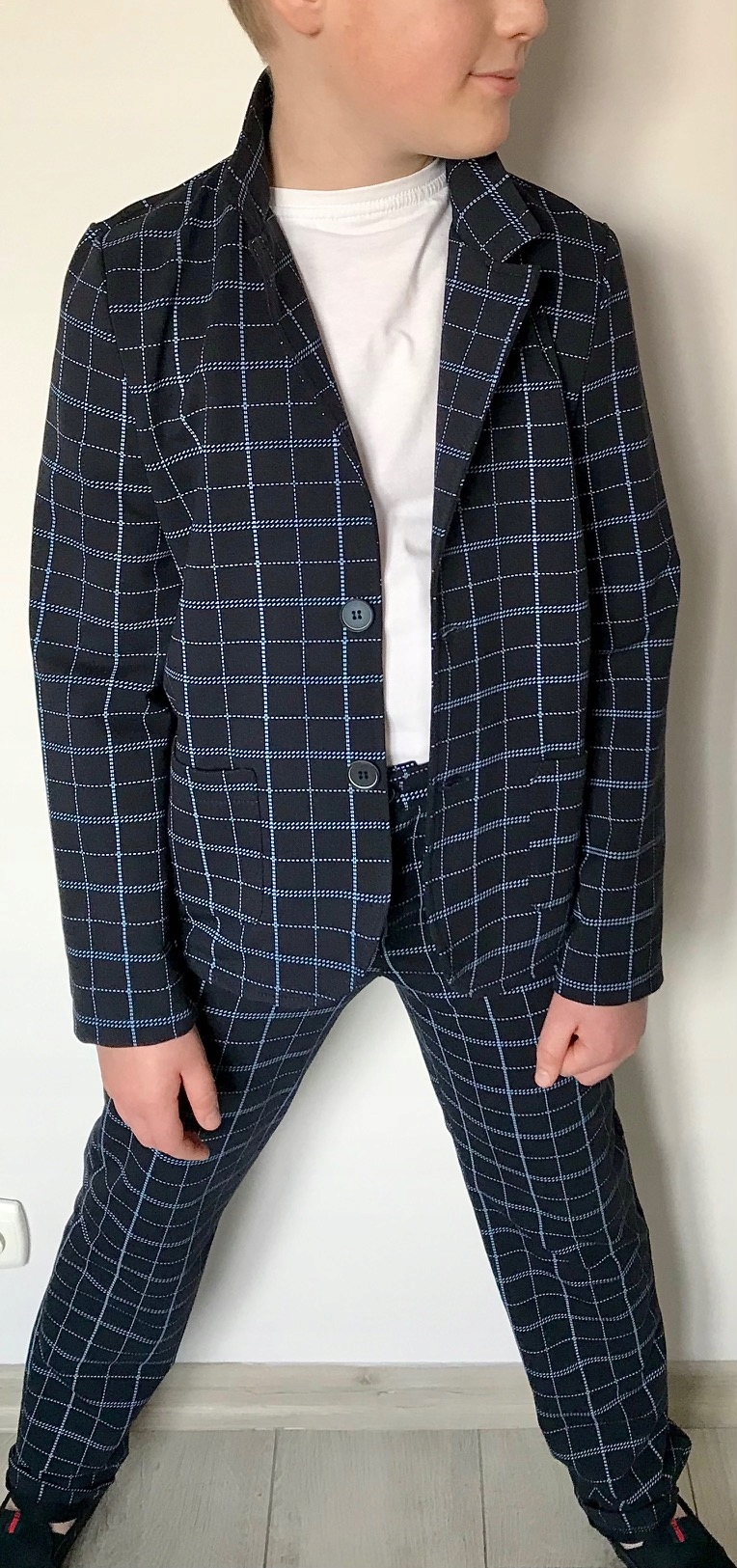 GARNITUR chłopięcy w kratkę MARYNARKA spodnie 140 Odcień granatowy