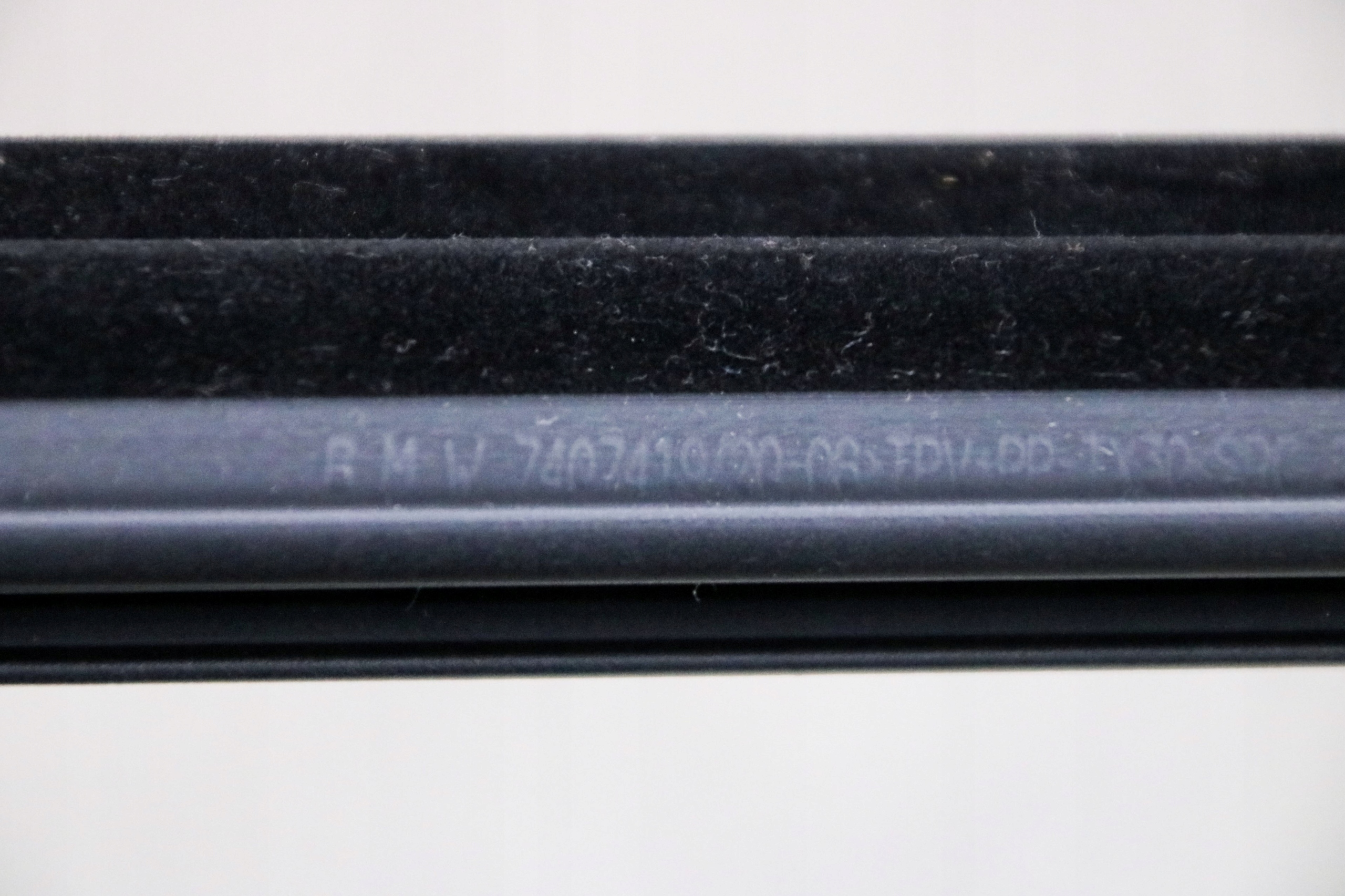 BMW G20 G21 moulding dust door left front 7407419