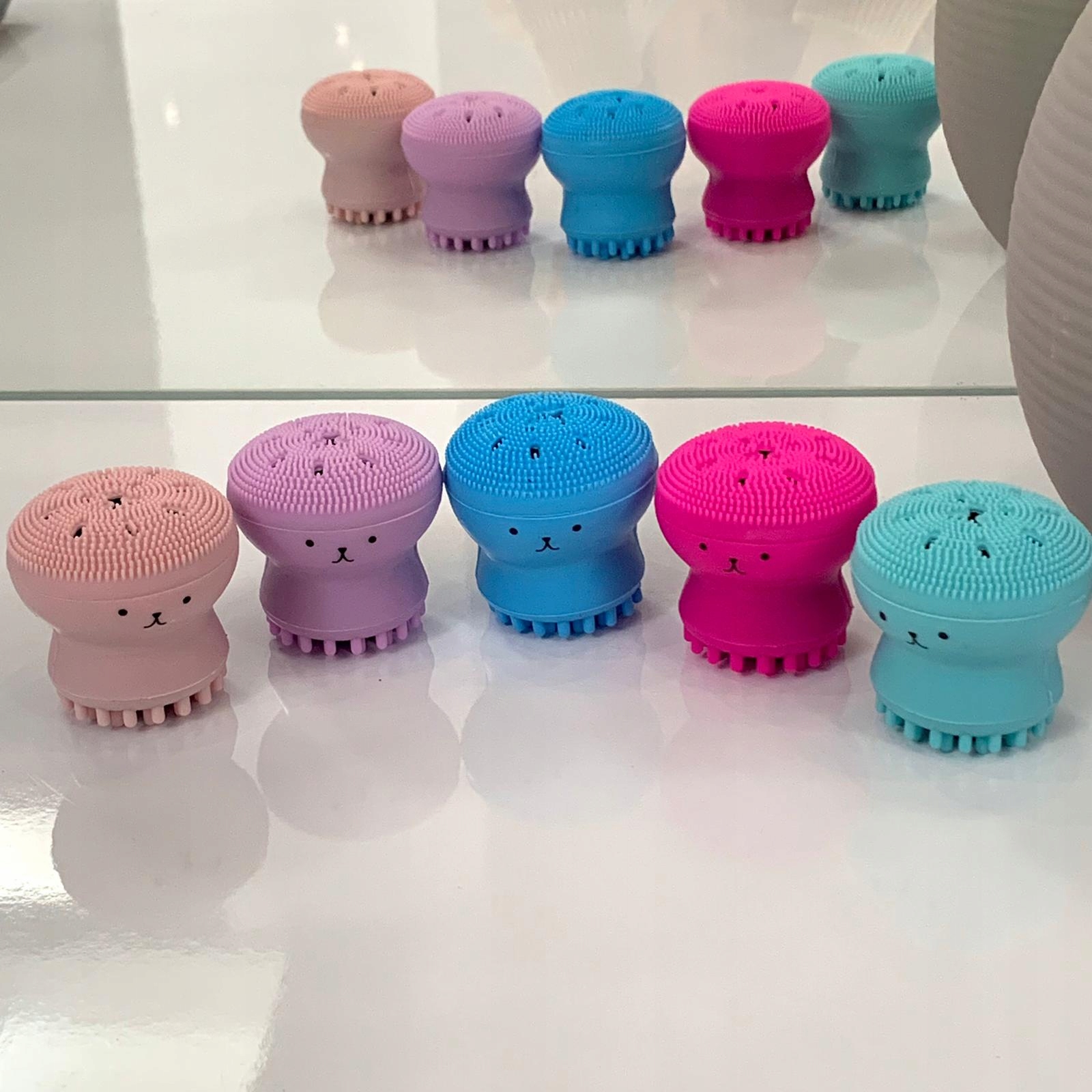 SZCZOTECZKA SILIKONOWA DO MYCIA TWARZY OCTOPUS Model Octopus