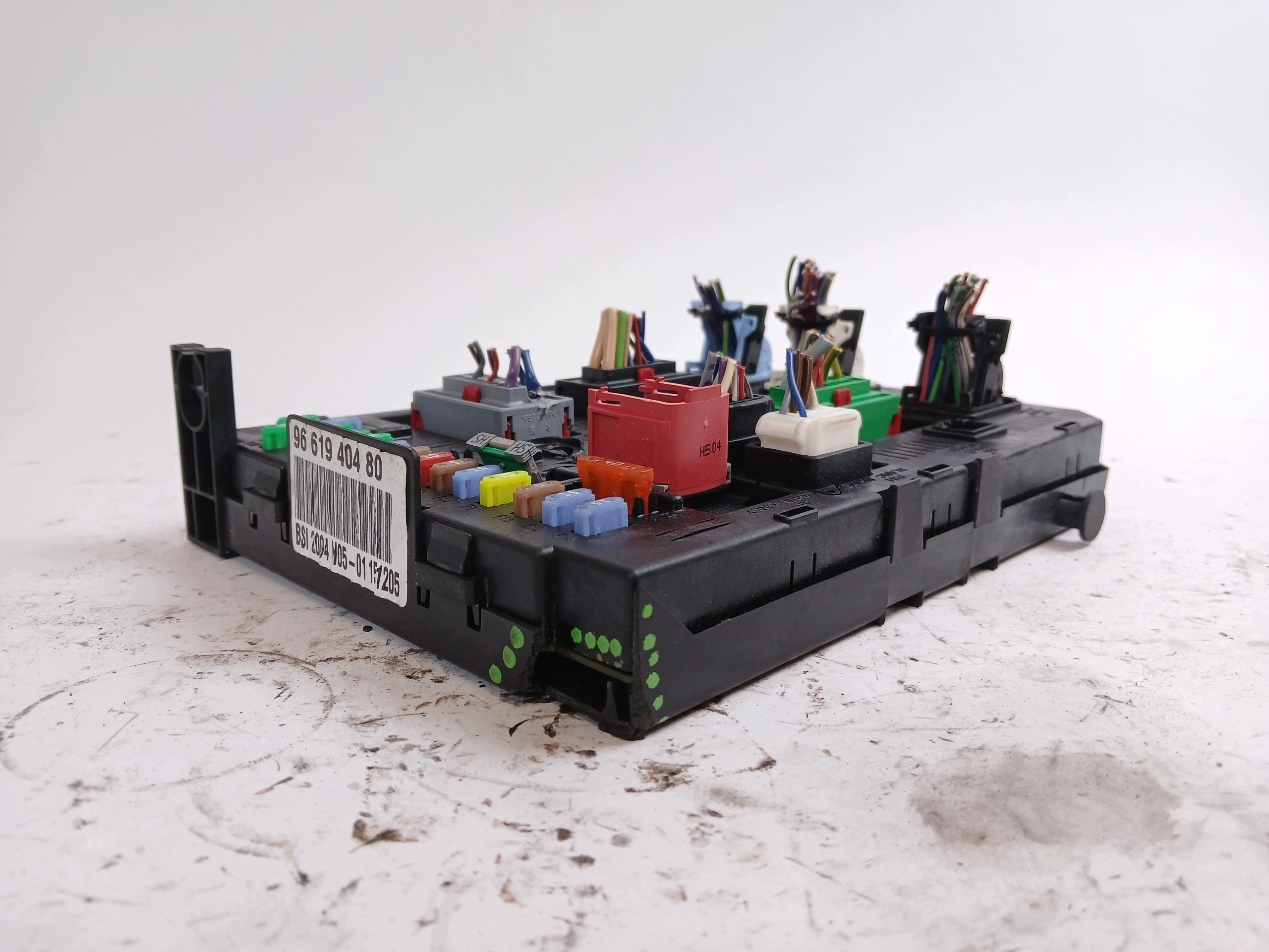 CITROEN C4 and fuse box 9661940480