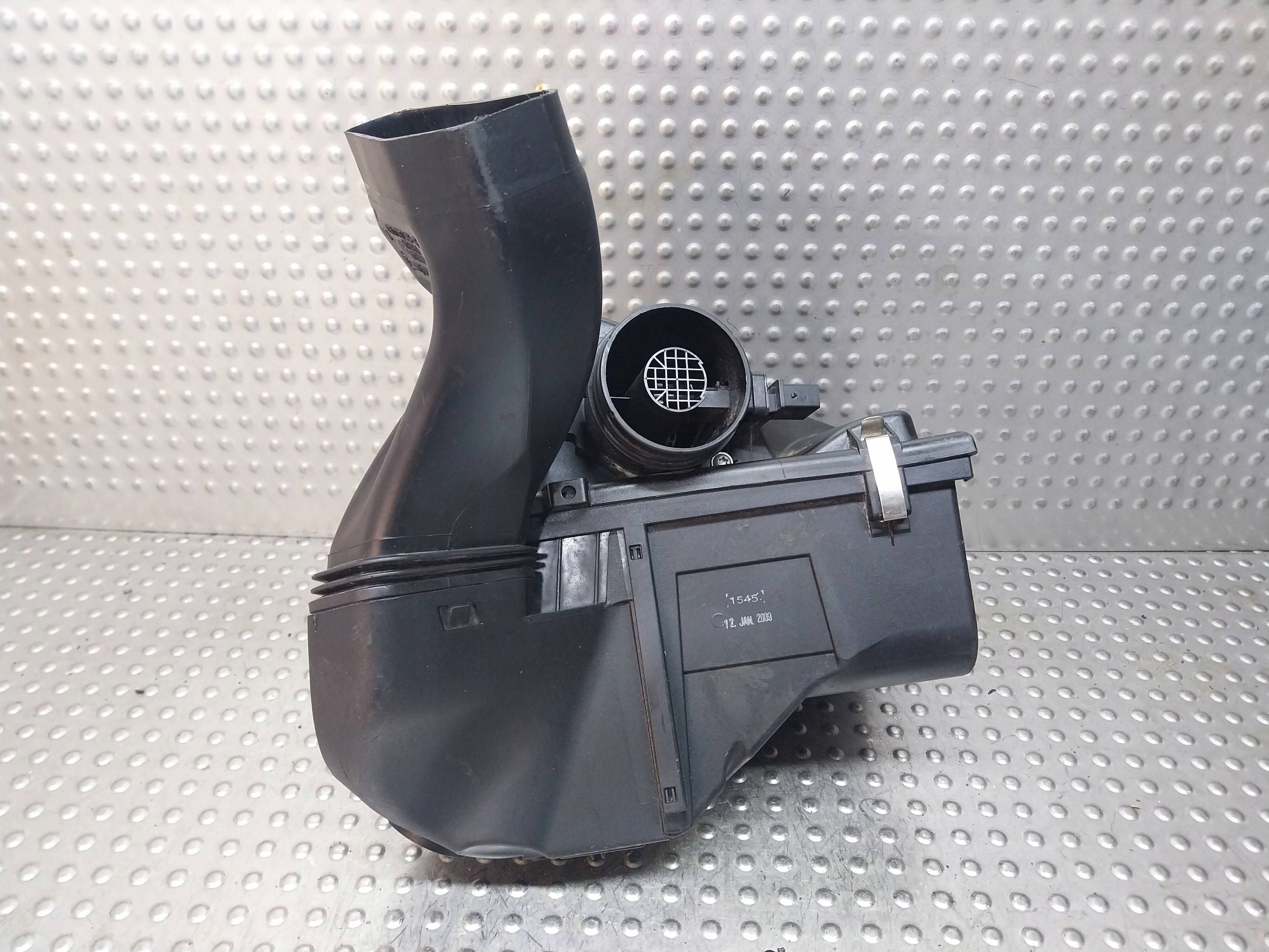 poklopač filtera zračni 7797460 BMW E81 E82 E87 E90 E91 E92
