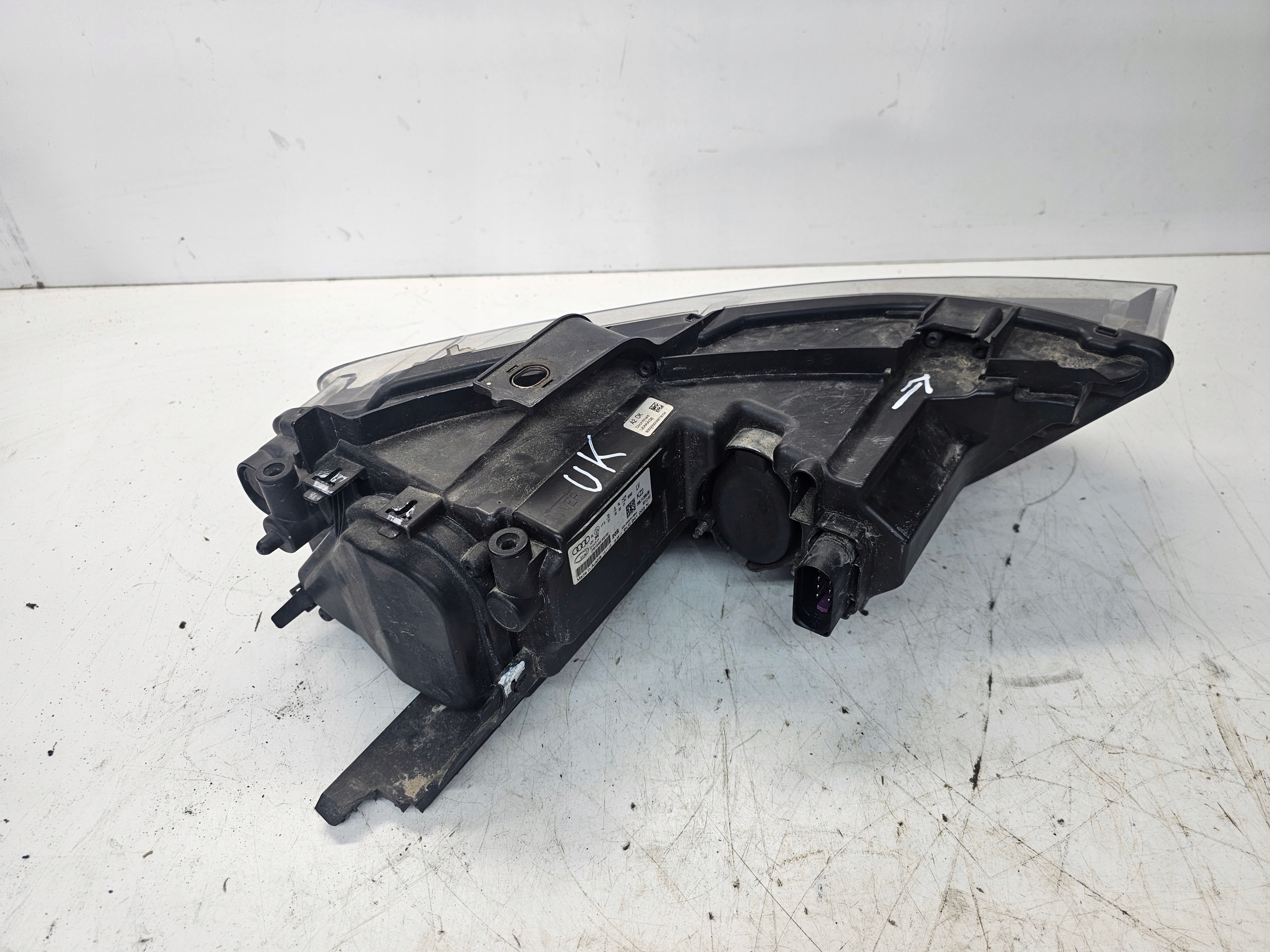 REFLEKTOR left ZWYKLY AUDI Q3 8U 8U0941003N