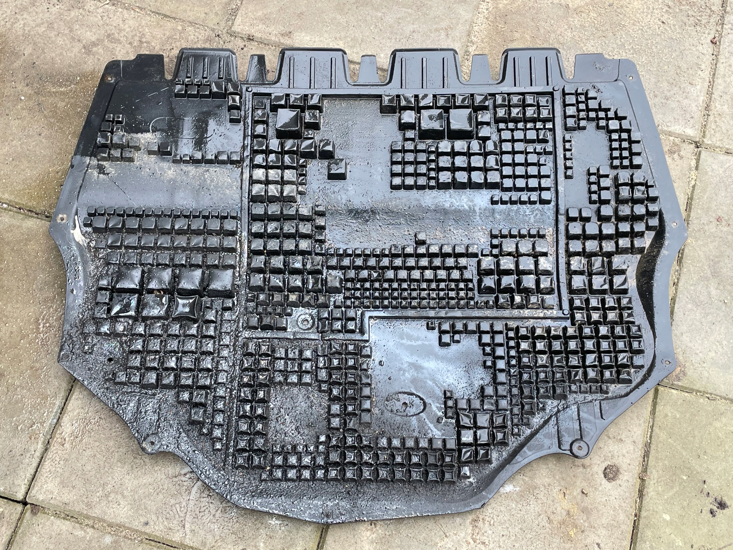 OSŁONA SILNIKA VW POLO SKODA SEAT AUDI 600825237 Producent części Skoda OE