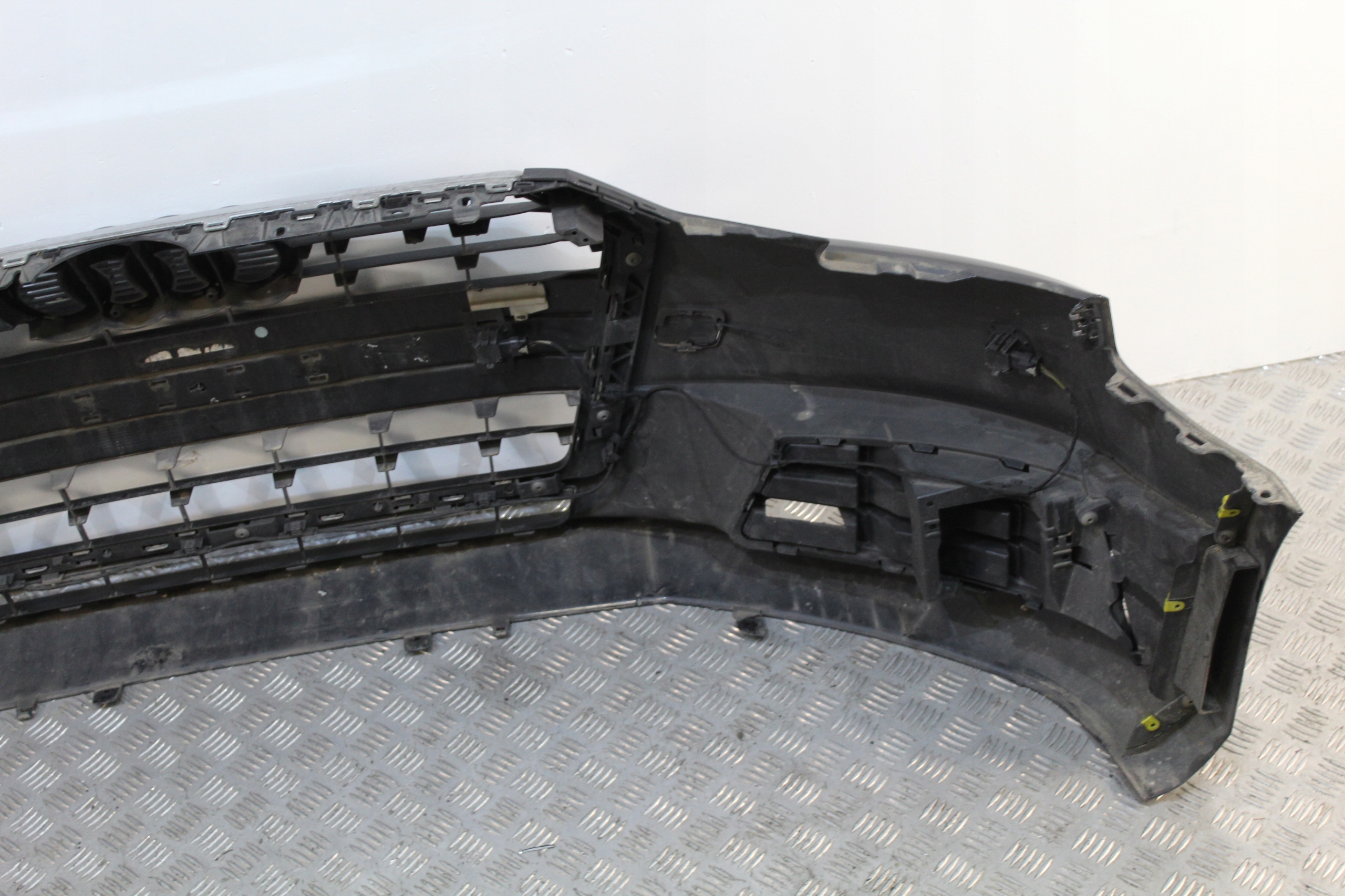 bumper front 4X PDC AUDI A4 B9 8W0 8W9