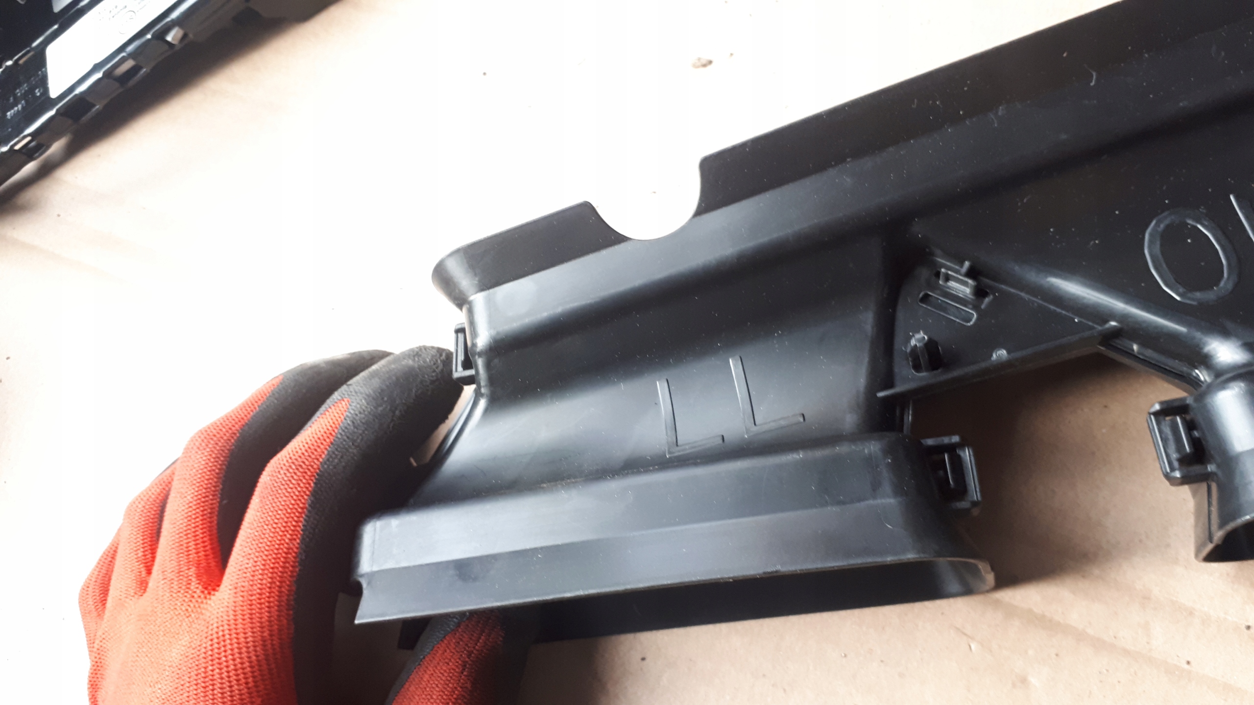 S4 B9 A4 8W drain air TUNELU S5 8W A5