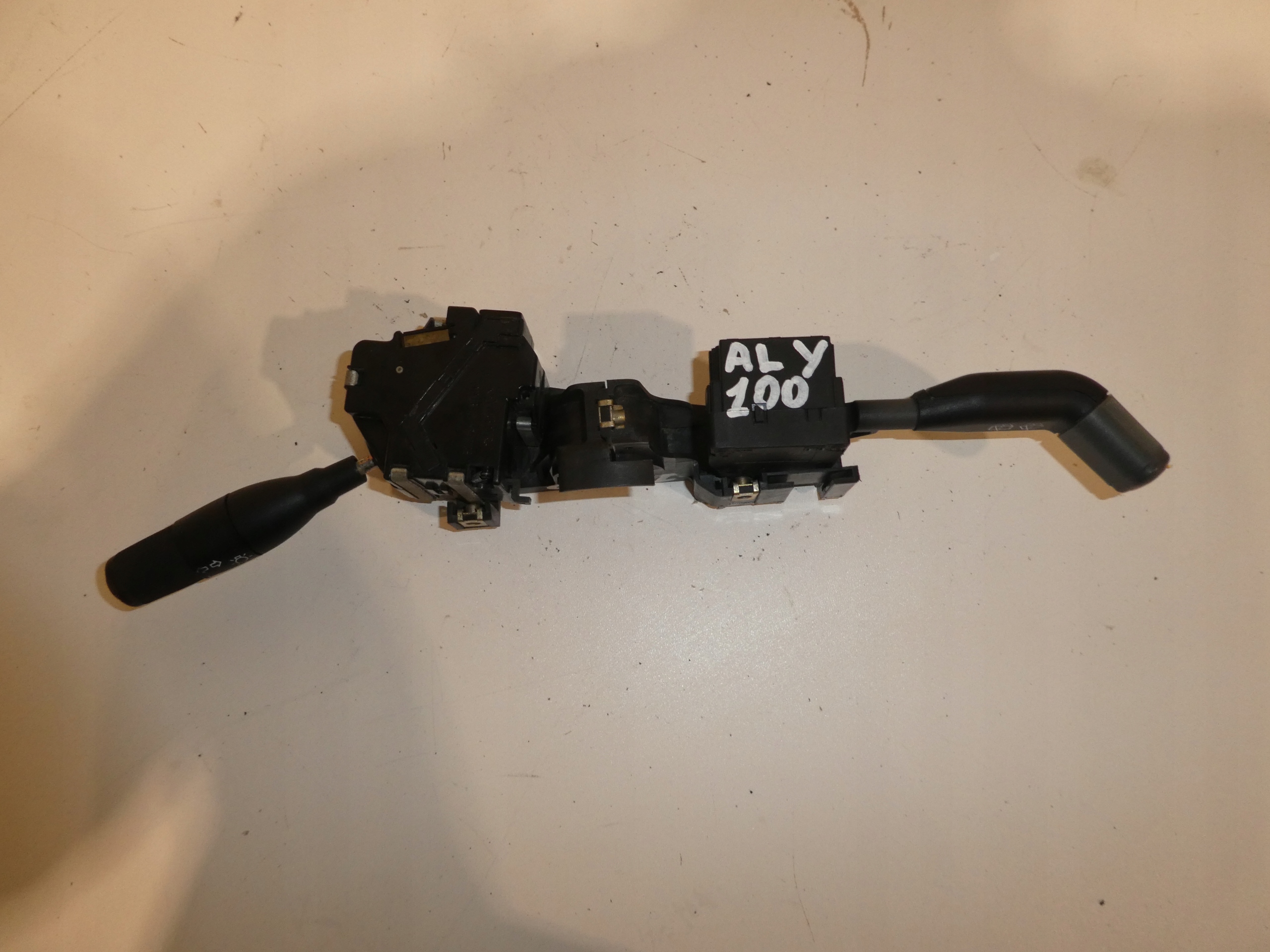 steering wheel levers and controls control RENAULT CLIO and