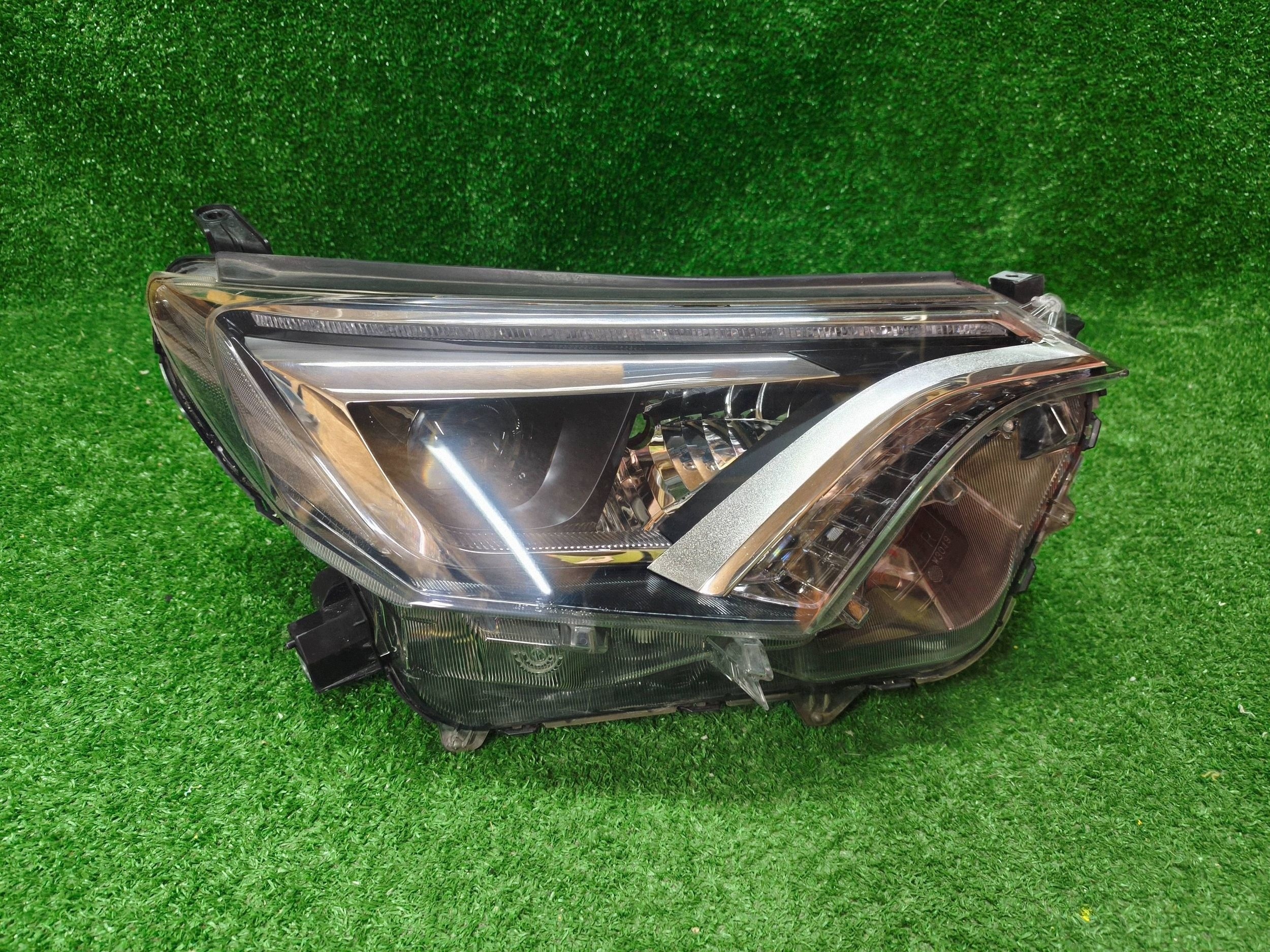 REFLEKTOR right front TOYOTA RAV4 IV 15- LIFT FULL LED NR.1607