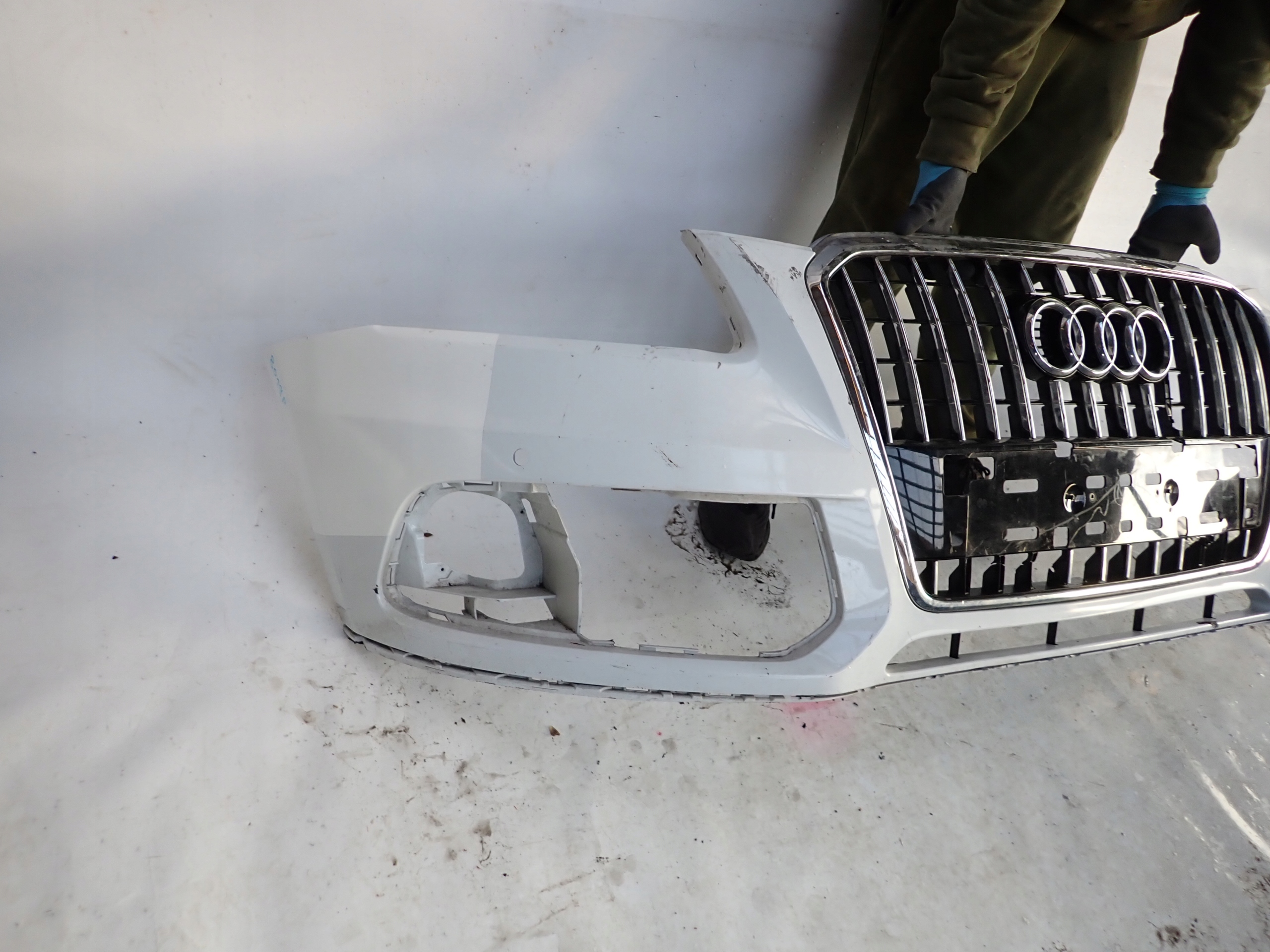 AUDI Q5 and 8R LIFT 12-16 bumper front front PDC 8R0807437M