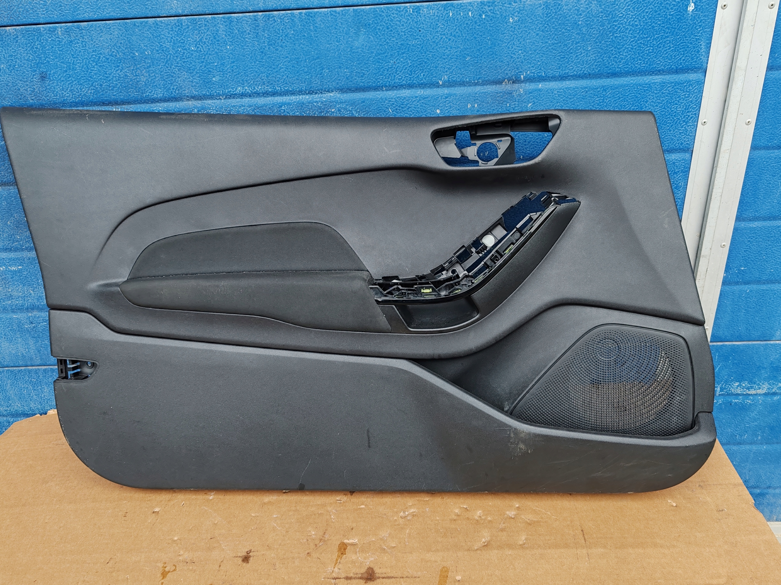 дверные карты FORD Fiesta MK8 17-22 левый