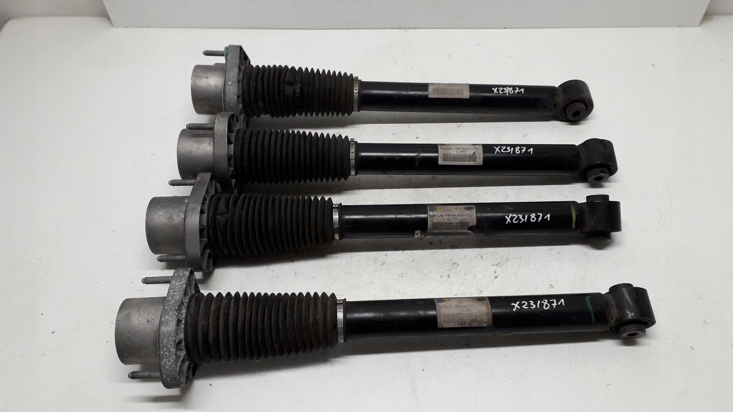 RANGE ROVER SPORT 2 II 14- L494 AMORTYZATOR TYŁ 2szt - DPLA-18W002-CD CVD