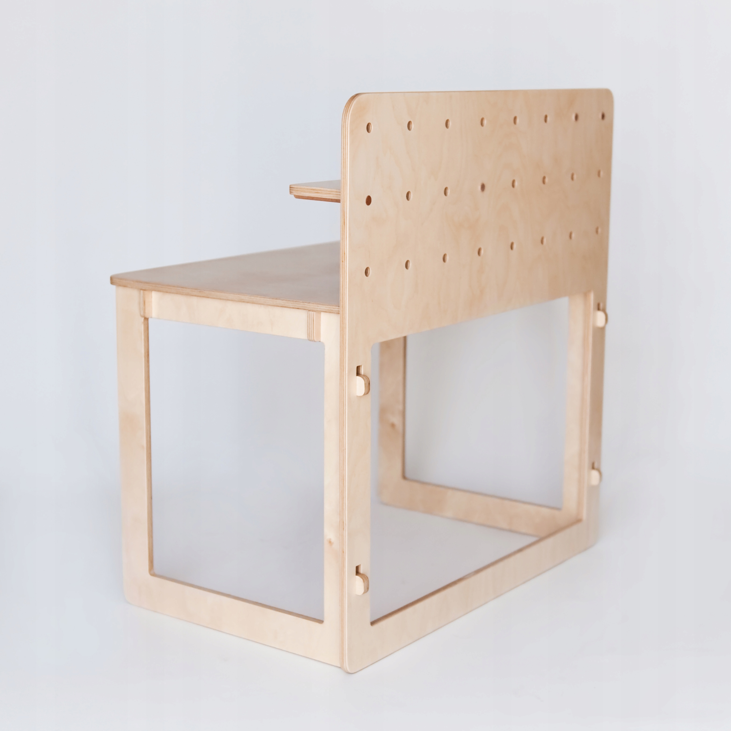 Biurko stolik z półkami montessori Szerokość mebla 67 cm