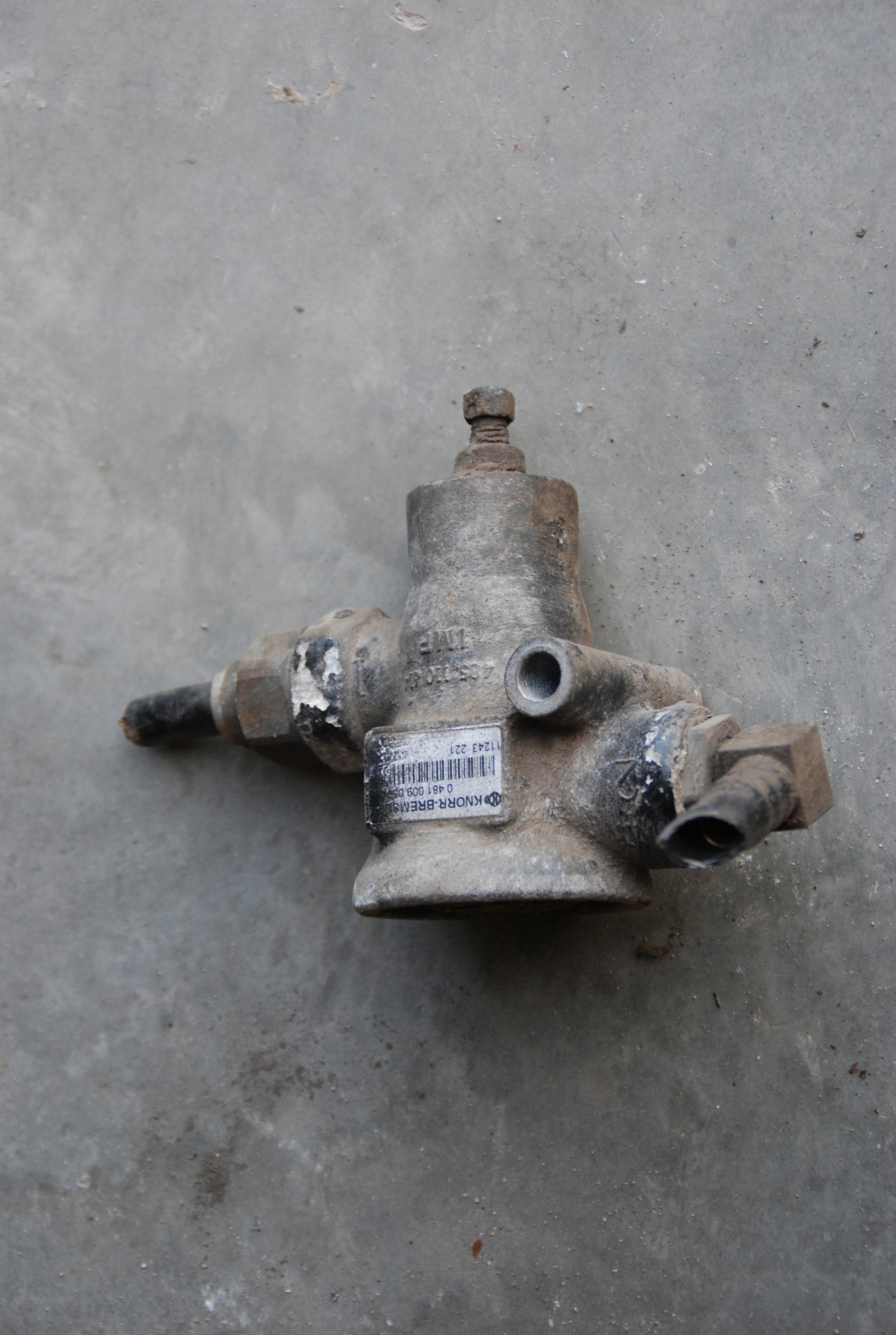 DAF 105 ТОРМОЗНОЙ КЛАПАН KNORR 0481009050