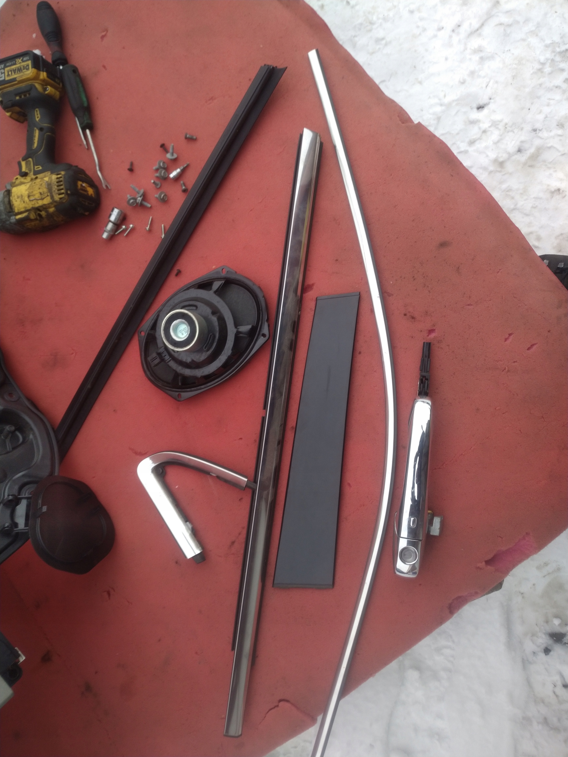 JEEP GRAND CHEROKEE WK2 11- LISTWA PIONOWA DRZWI