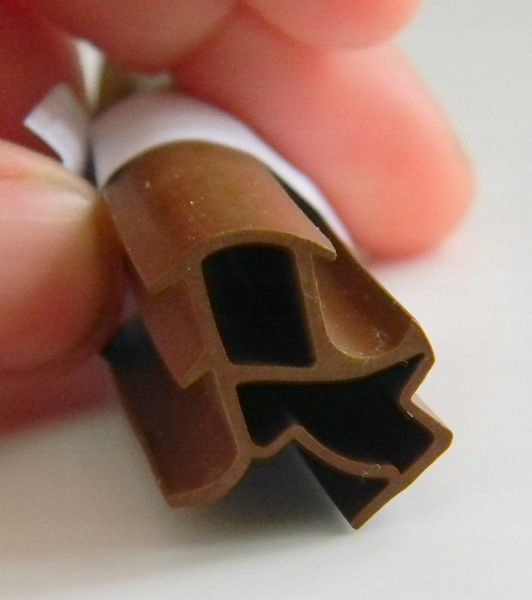 USZCZELKA DO DRZWI STALOWYCH WIKĘD BRĄZOWA 8 mb Kod producenta BRĄZOWA