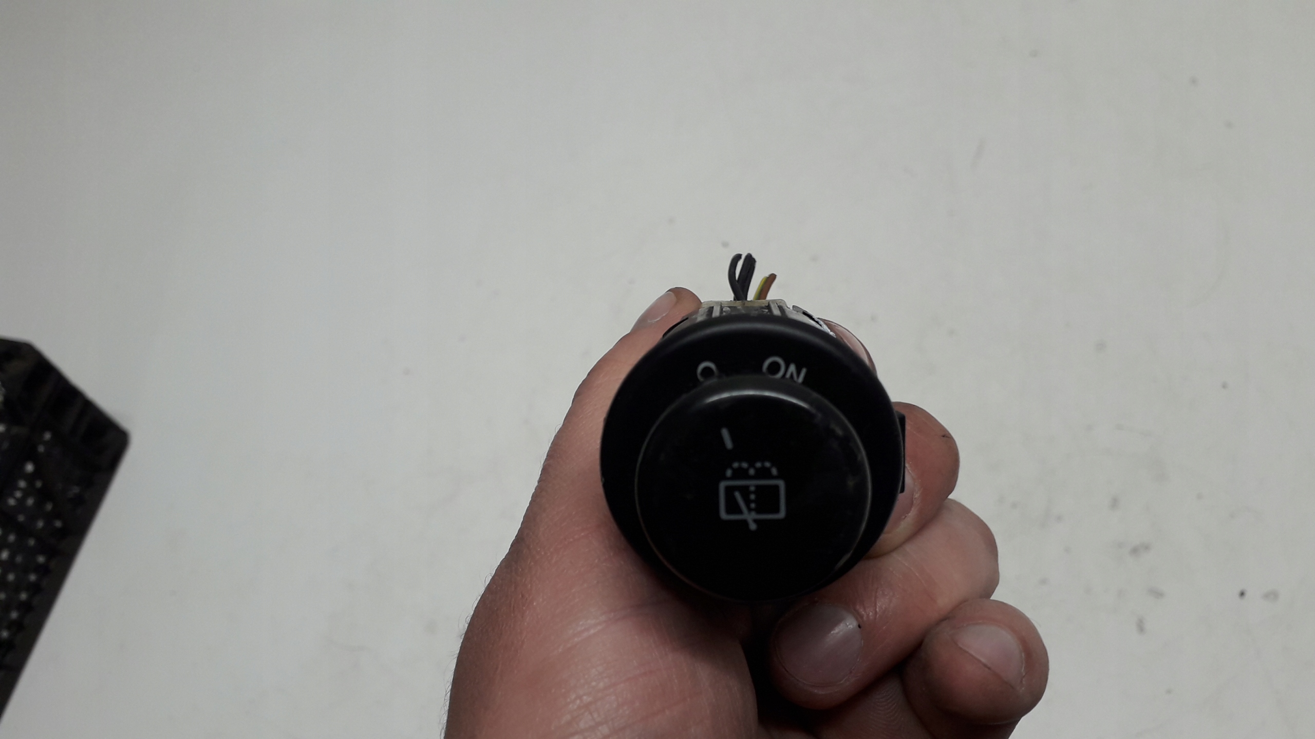 KORANDO II 2 96- PRZEŁĄCZNIK SPRYSKIWACZA TYLNEGO