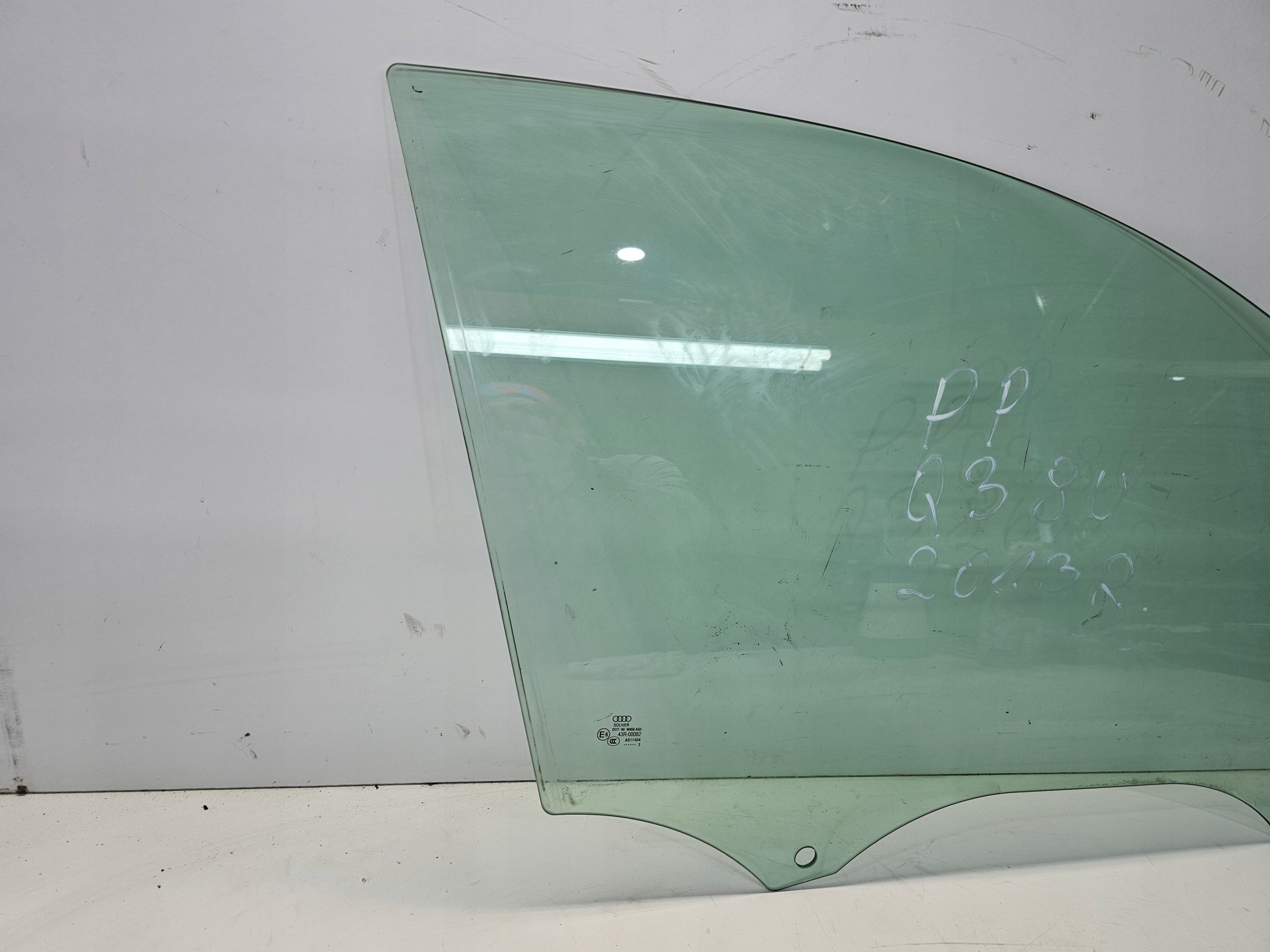 window side door right front AUDI Q3 8U 2013R
