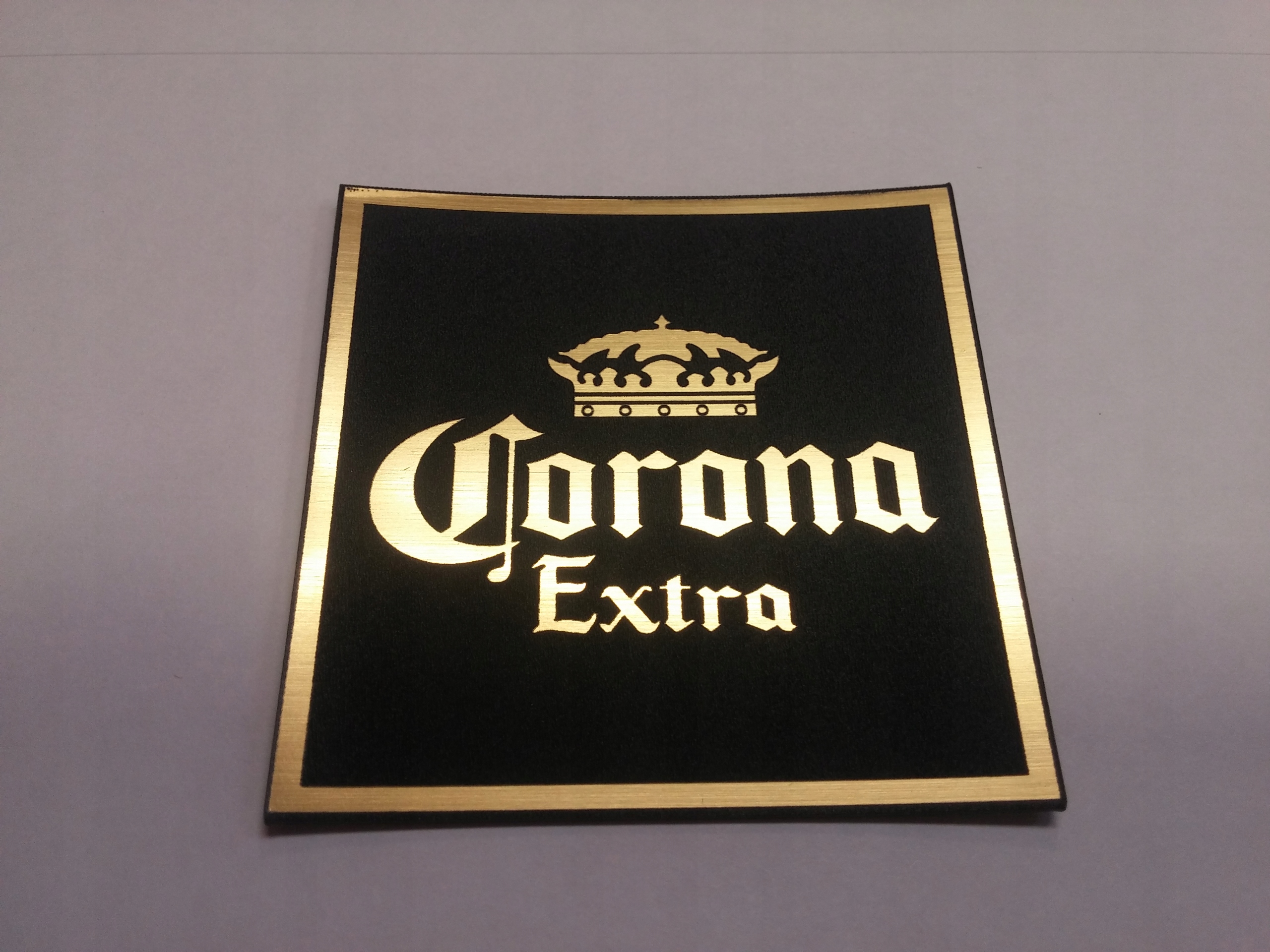 

Corona naklejka emblemat logo 120x120 mm*ZŁOTA