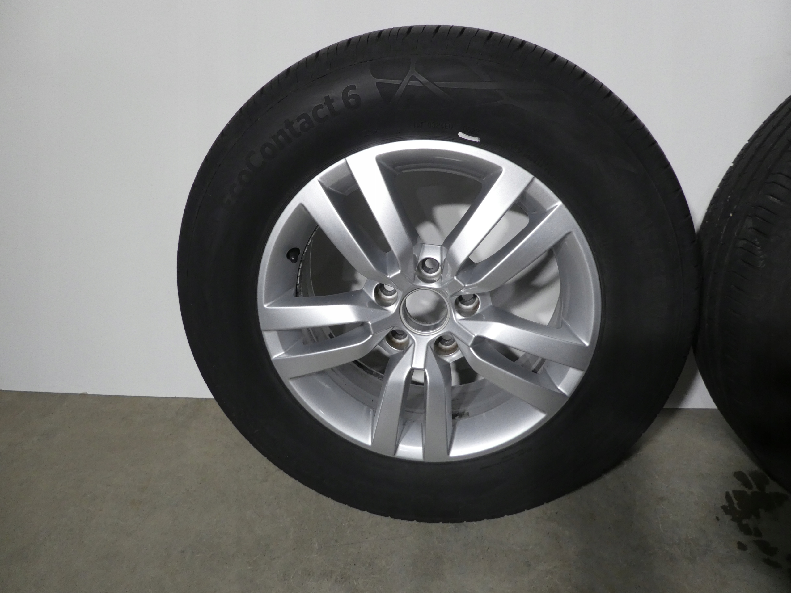 4X wheels discs tyres VW TIGUAN 5N0601025R 2022R