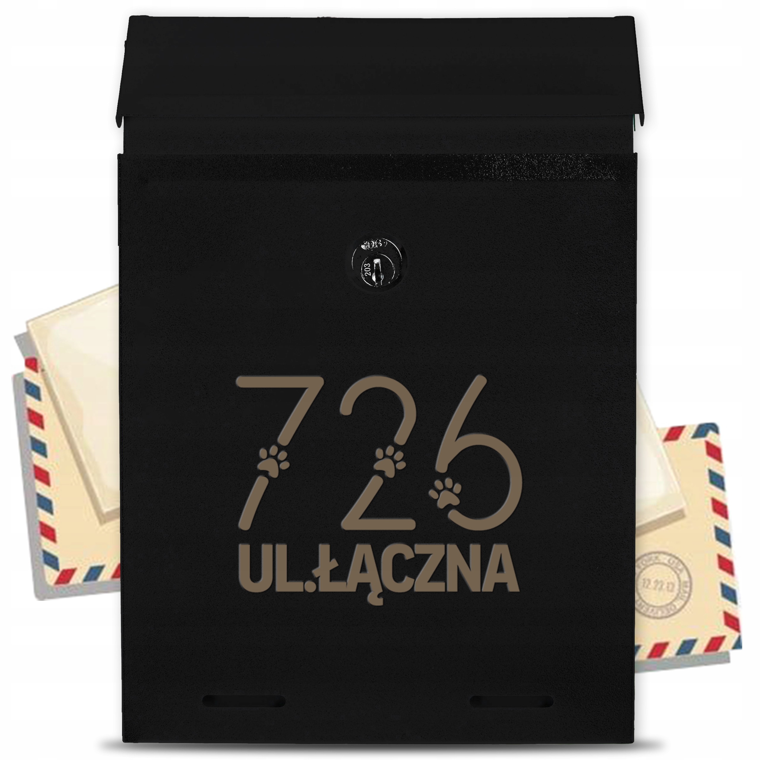 Černá poštovní schránka s adresní trubkou a nádherným gravírovaným vzorem