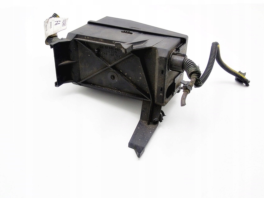 SKRZYNKA BEZPIECZNIKOW OPEL VECTRA B 2 0 DTI Part number 90506007