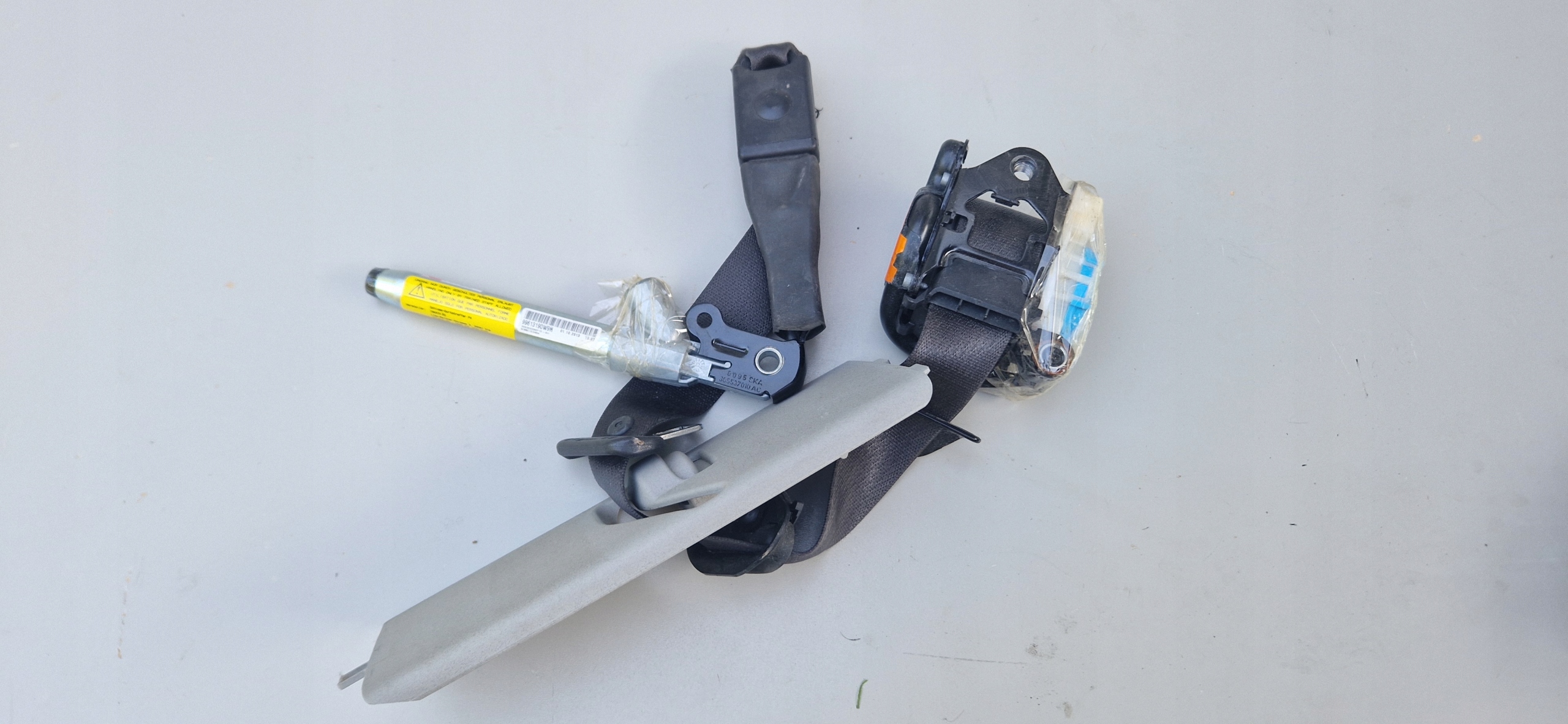 ремень безопасности правый перед opel INSIGNIA A РЕСТАЙЛИНГ