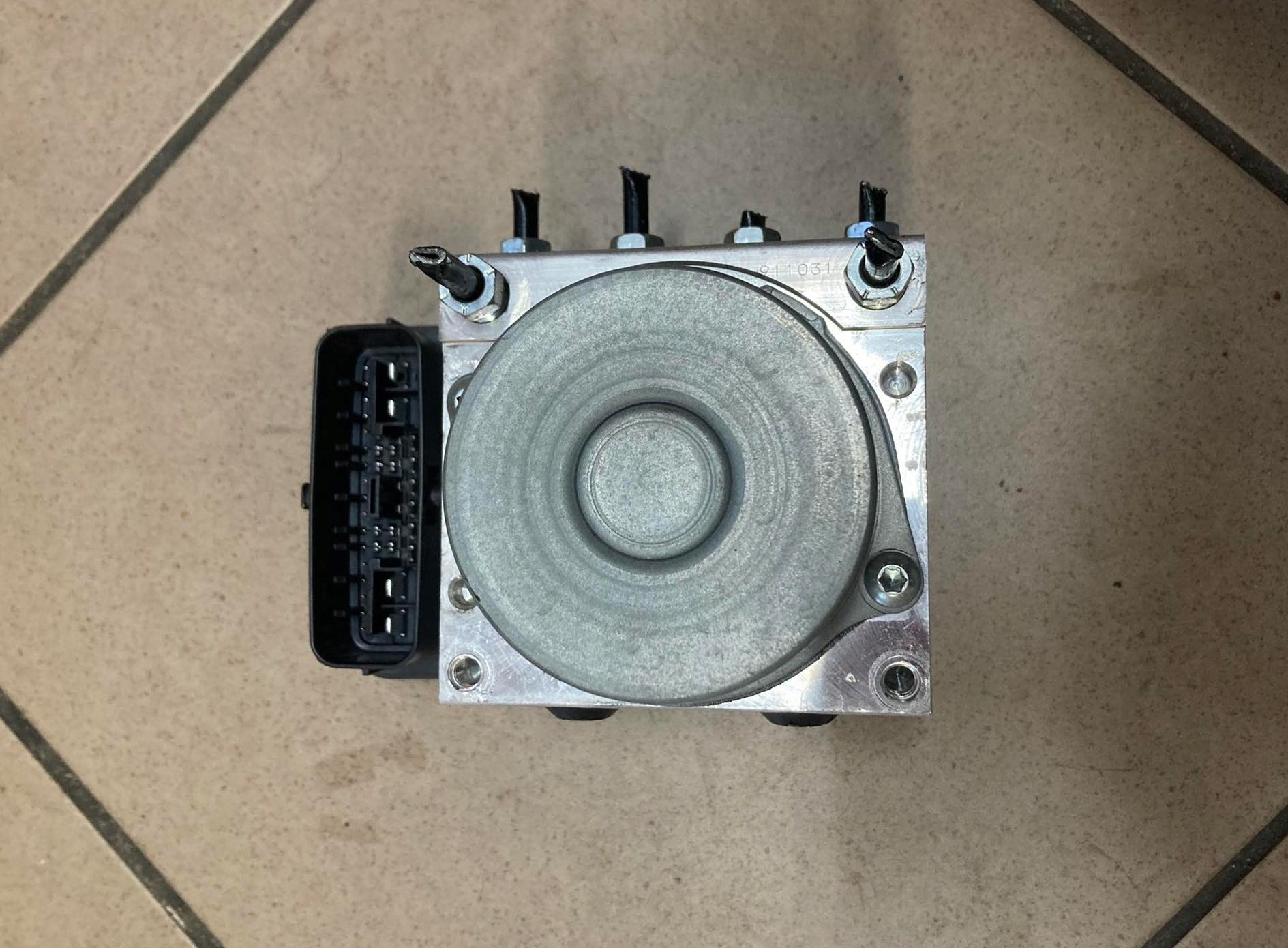 Servofreno ABS TOYOTA COROLLA E21 44510-10070 , 113040-41330