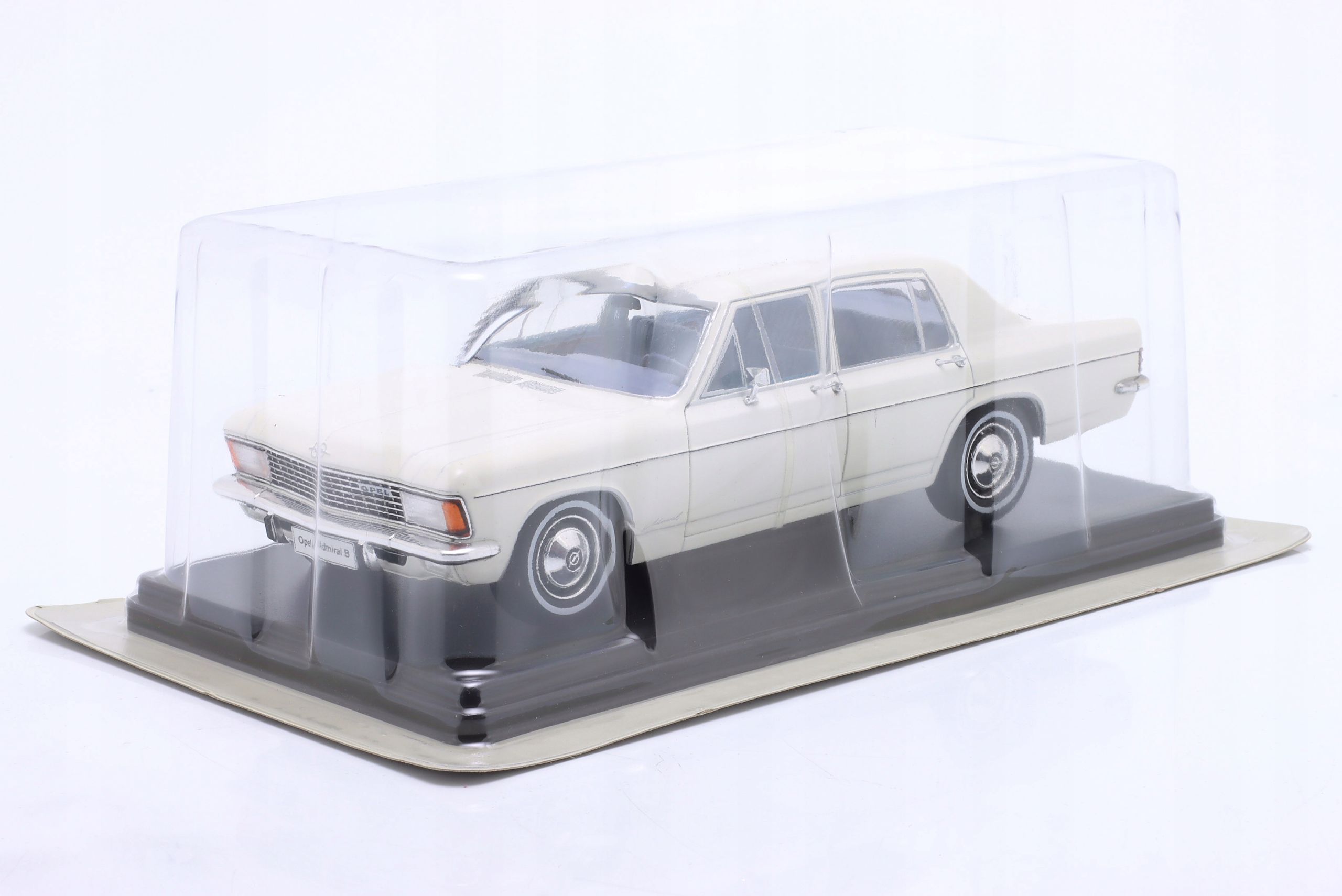 Opel Admiral B 1969 White Bílá Hachette 1:24 1/24 Model Auta AB24P013