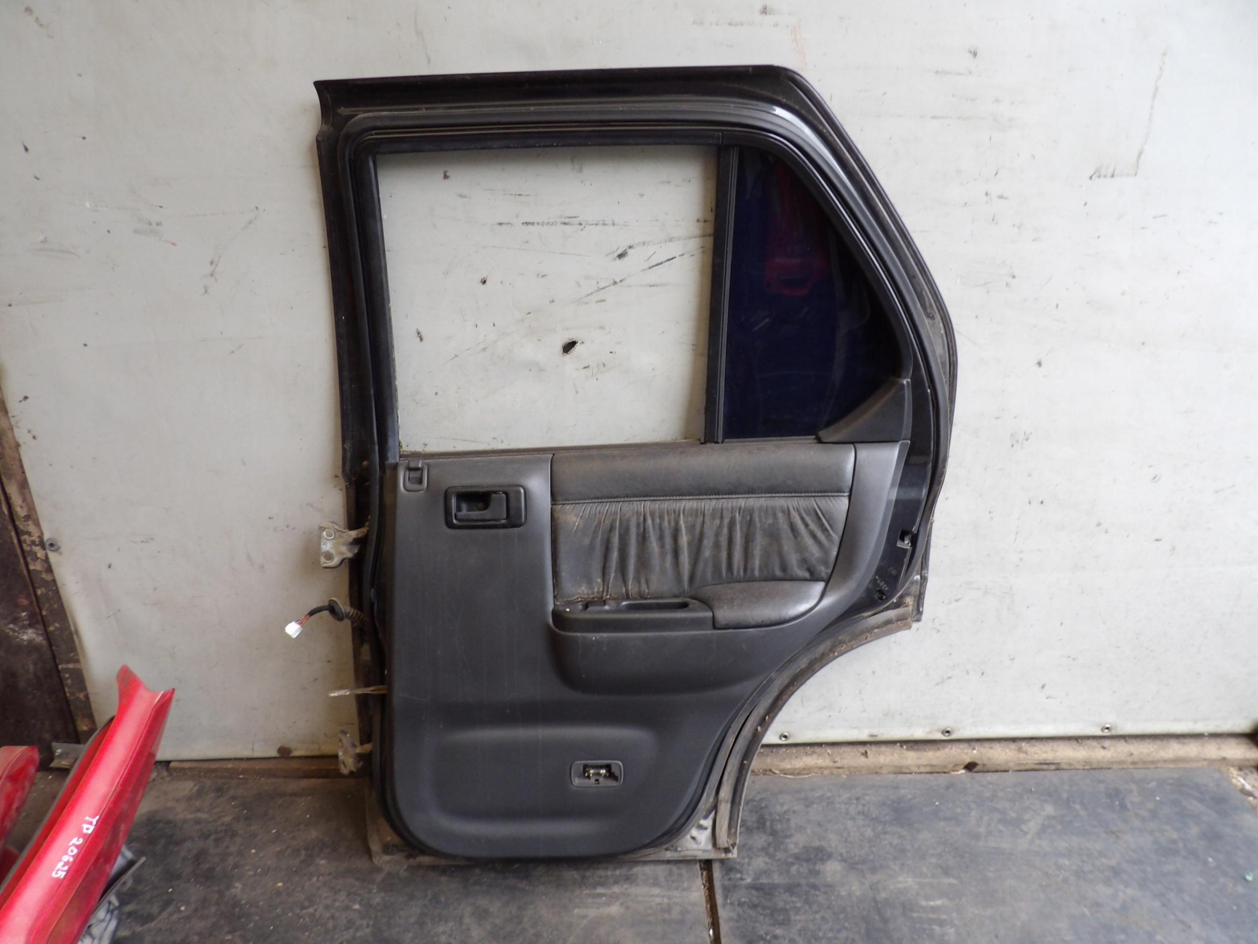 Opel Frontera B door rear. right