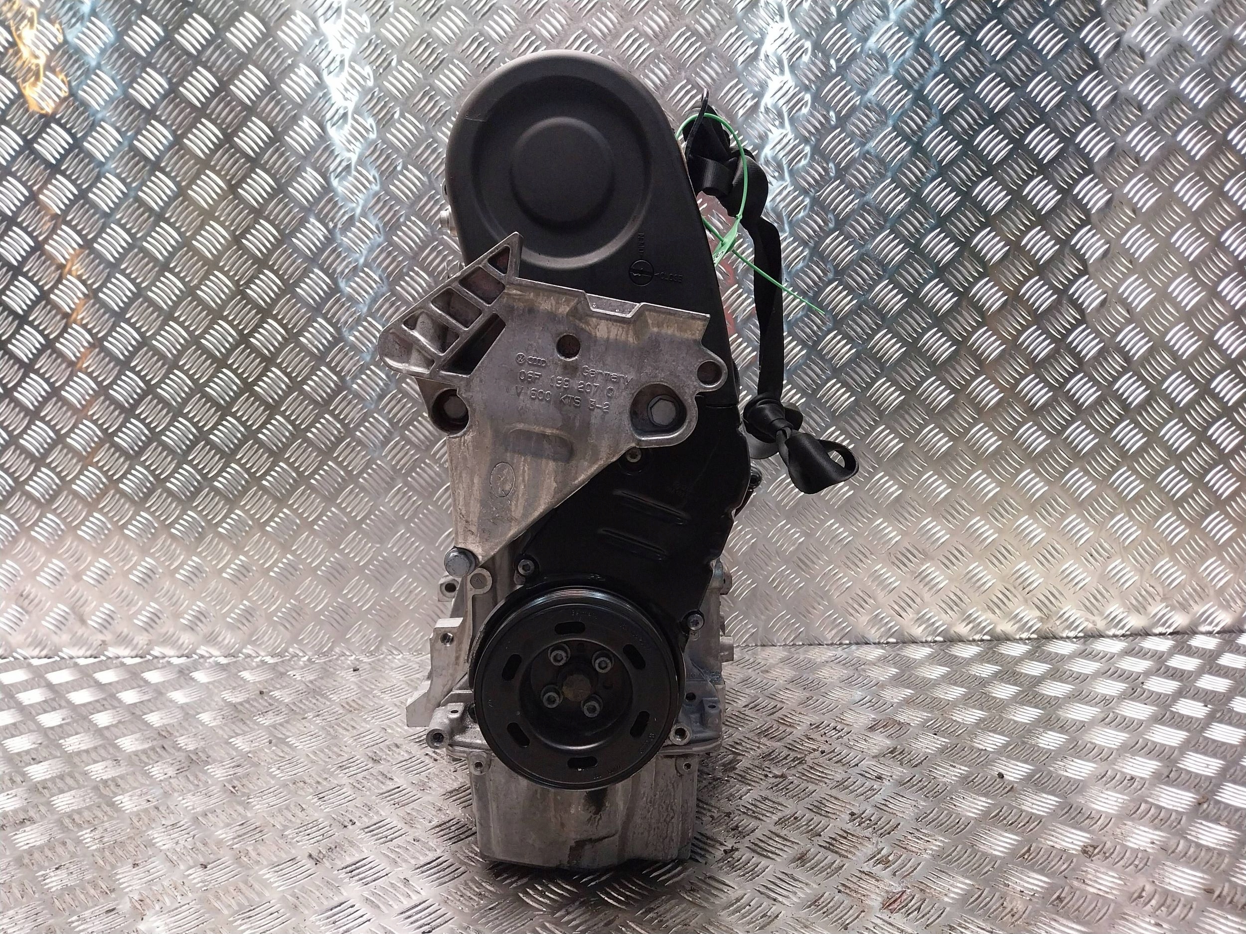 engine CHG VW GOLF VI GOLF plus TOURAN and CADDY III 1.6 8V FSI unprotected pillar