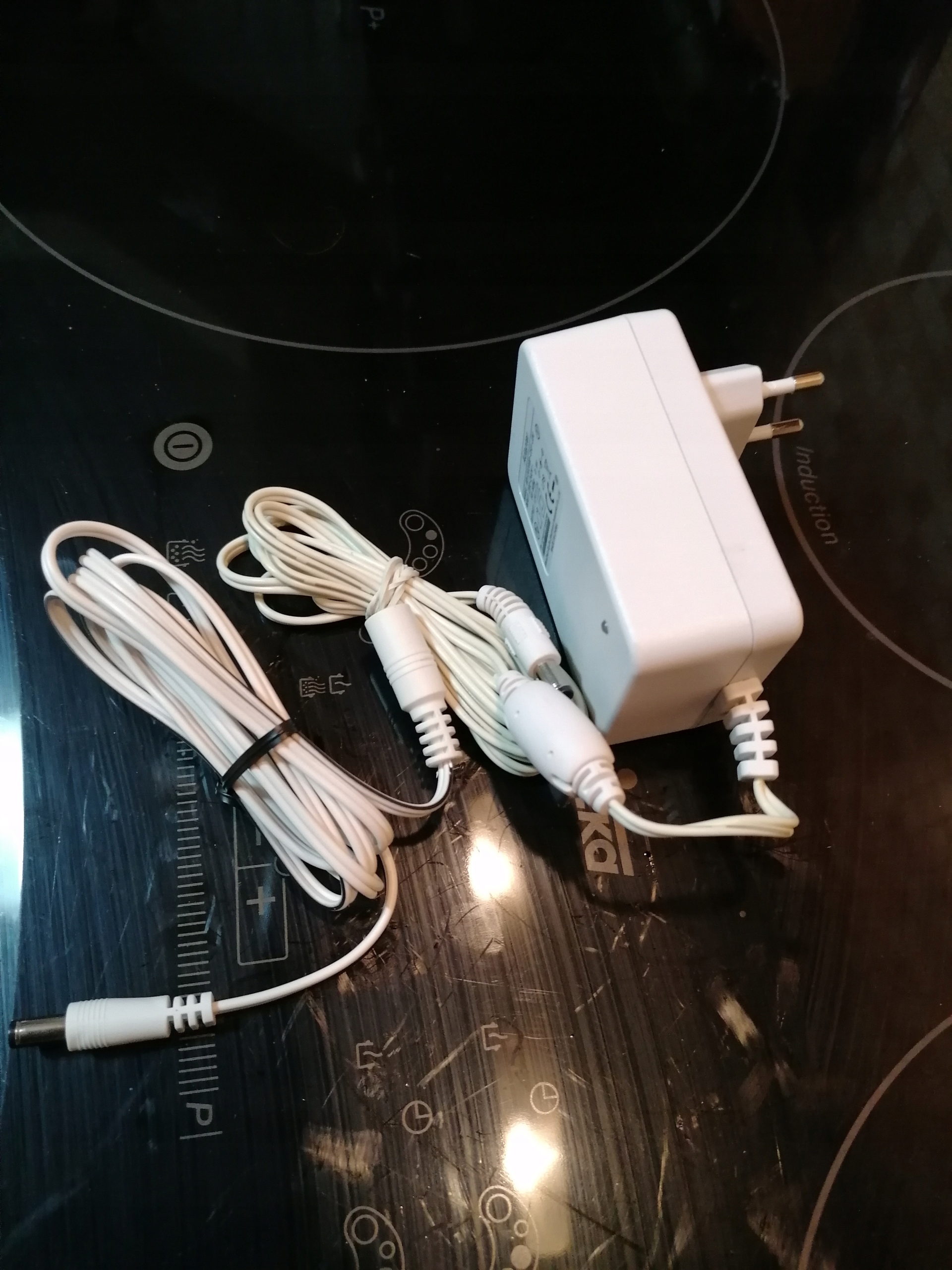 Nowy zasilacz 12V, 2A-zamiennik do lampy Bioptron Compact firmy Zepter