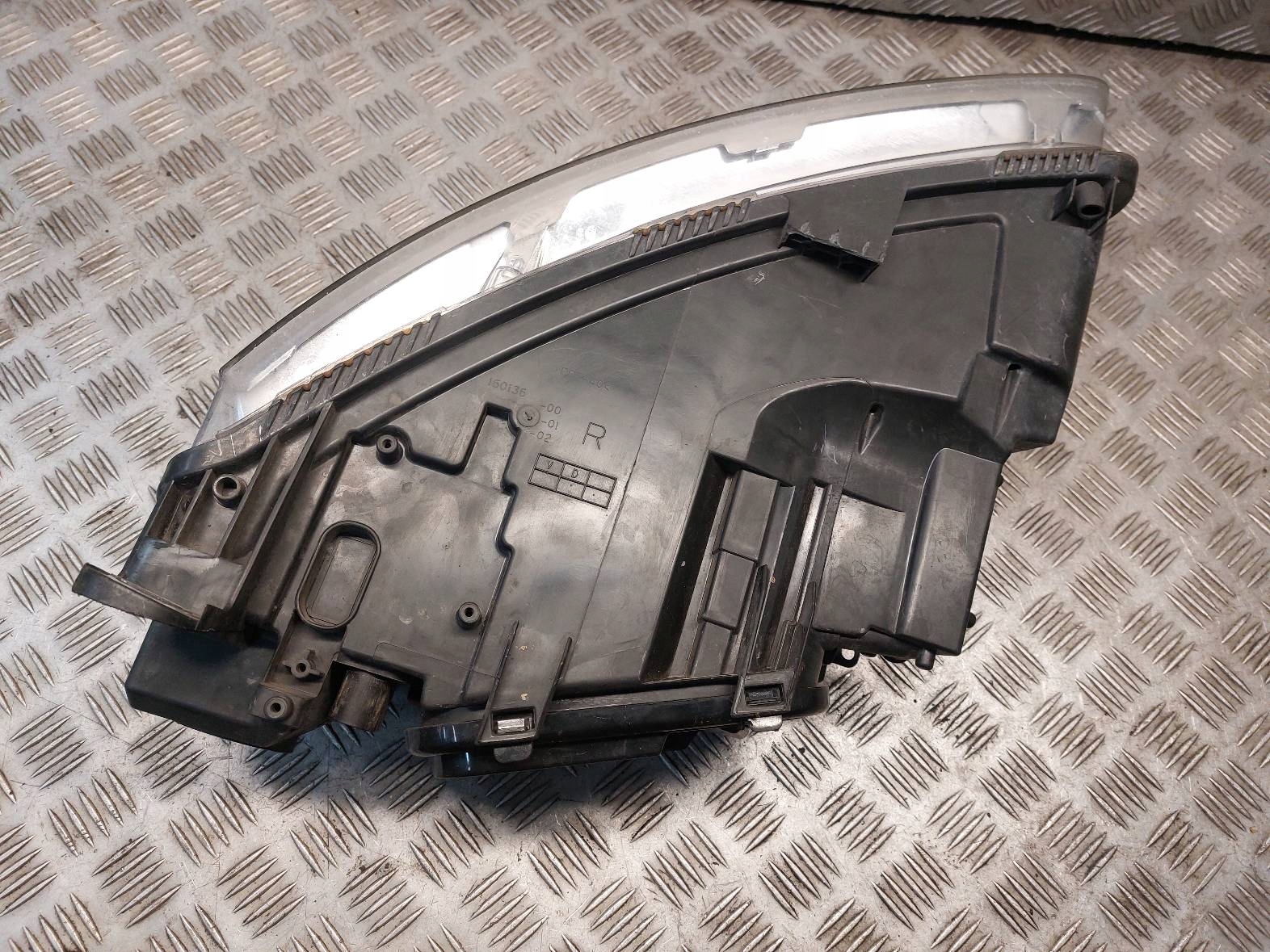 light right front AUDI A6 C6 160136
