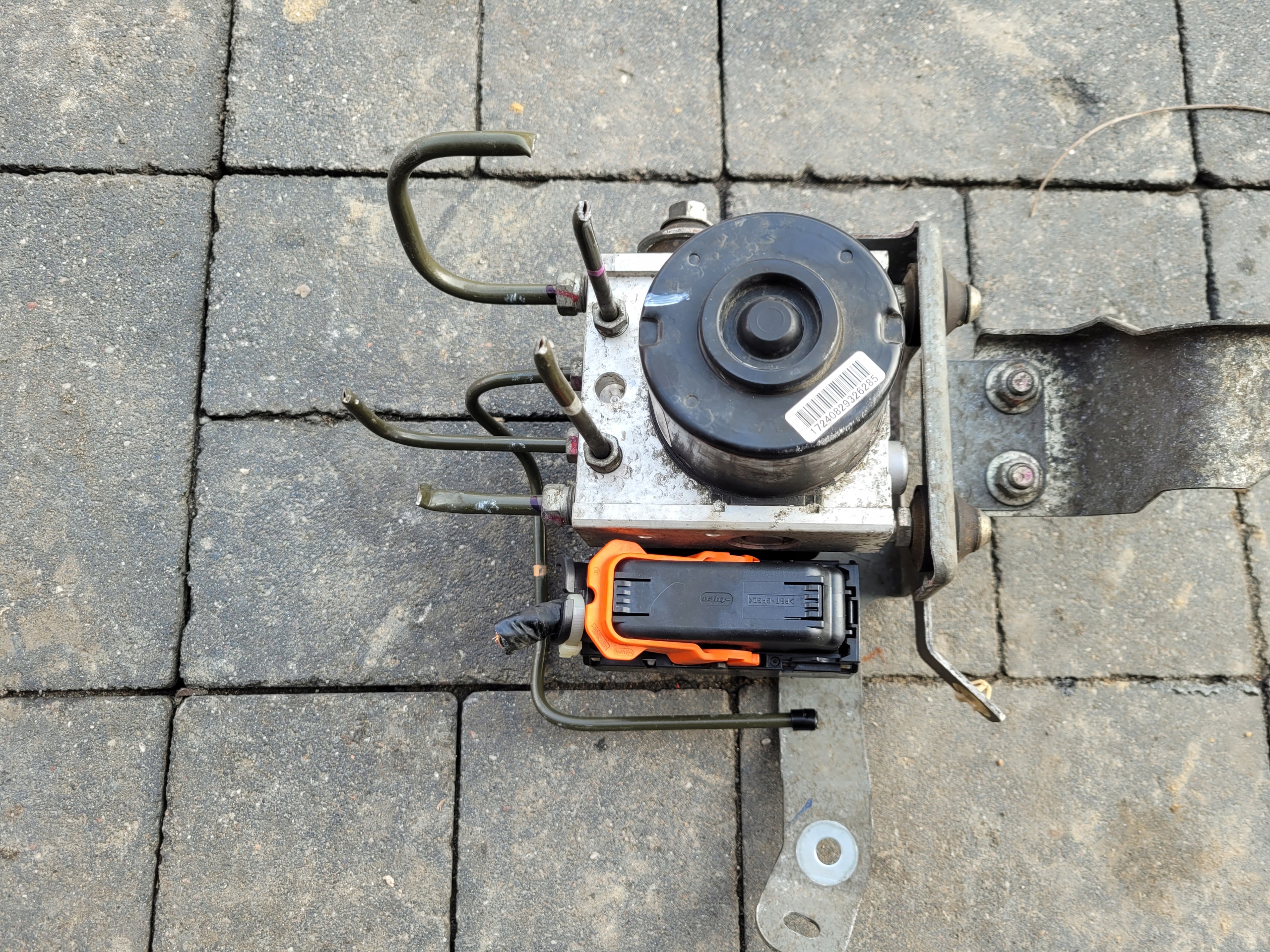 mitsubishi LANCER VIII 09r 5d HB 1.8 143KM насос ABS 4670A461