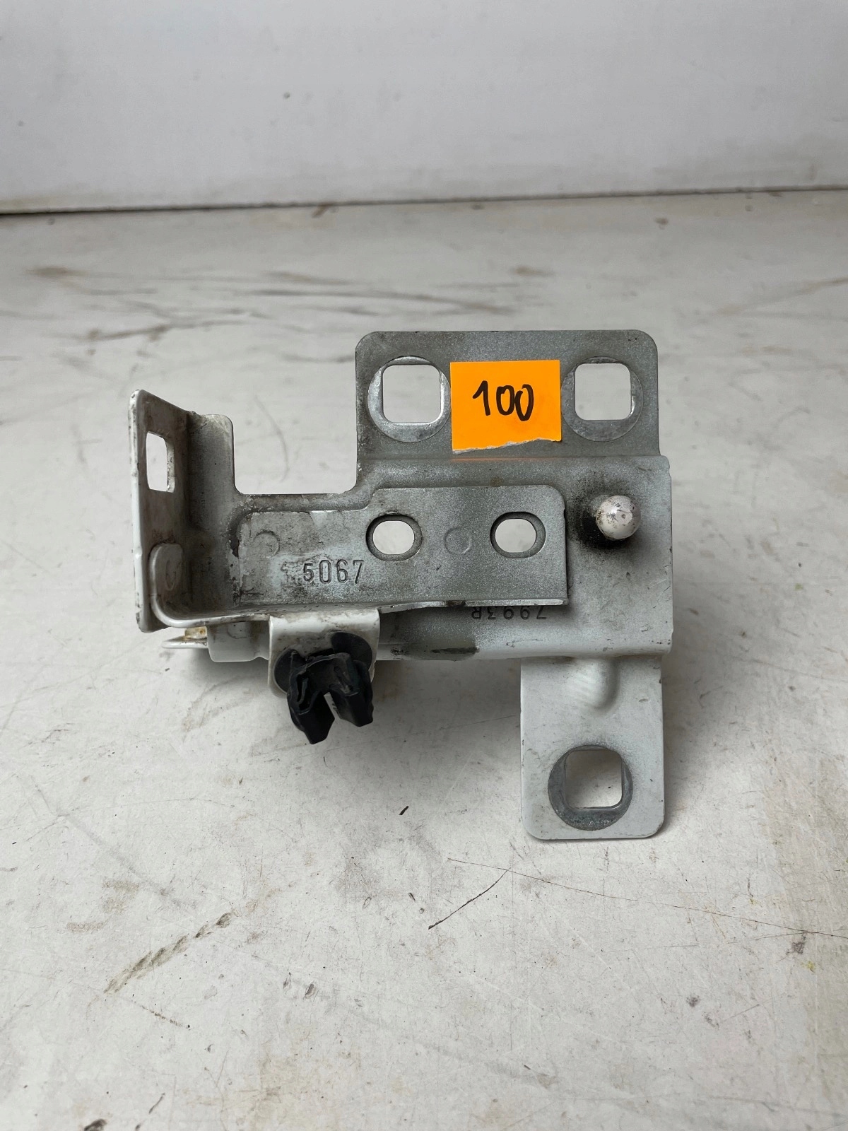 console holder silownika bonnets right Renault Trafic III Opel Vivaro B