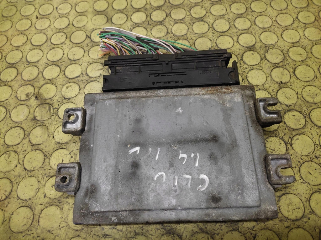 RENAULT CLIO II 1.4 16V control unit of the engine 8200326741