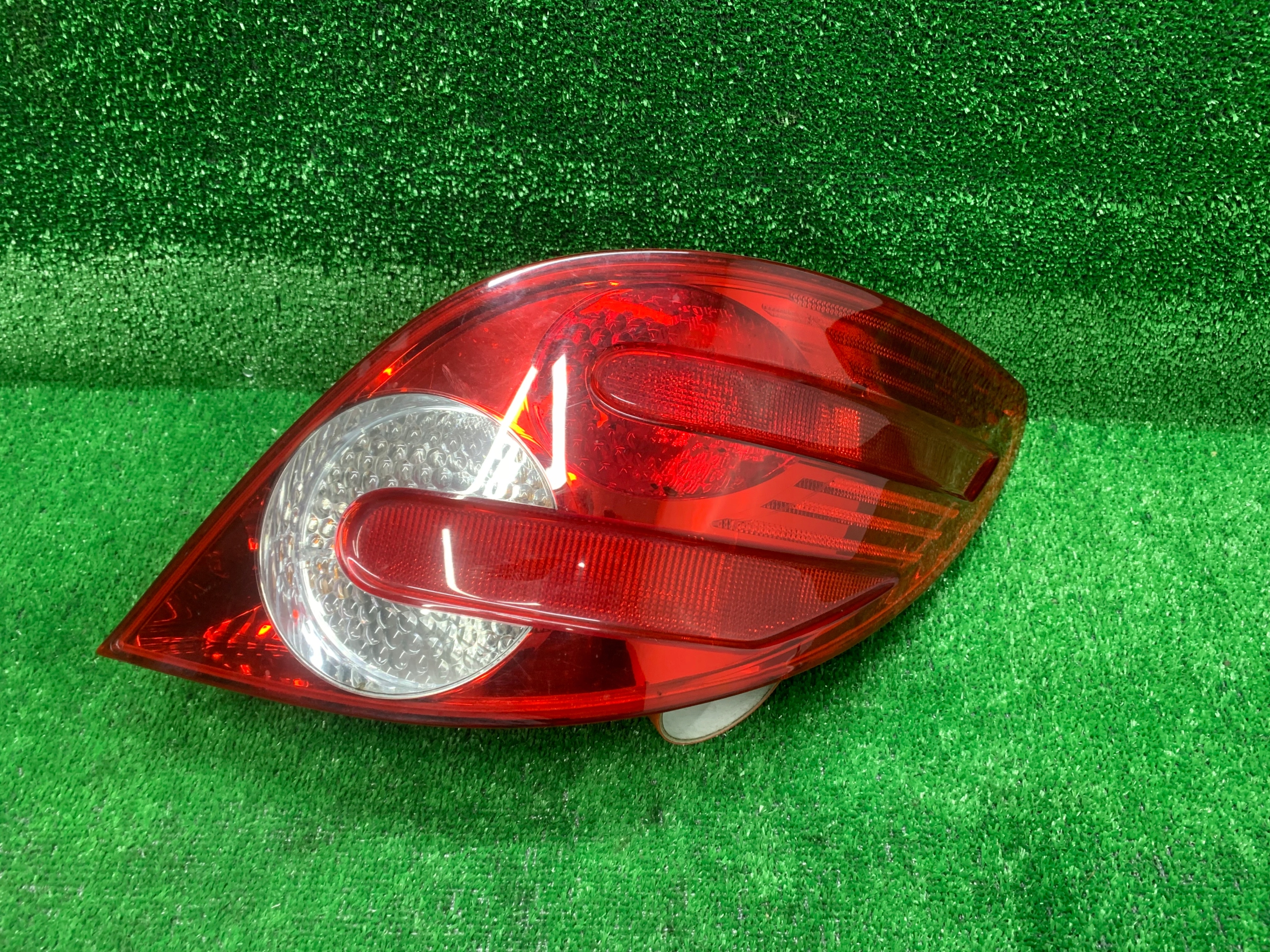 Lampa prawa tył Mercedes R-klasa W251 A2518201664 A2518201864