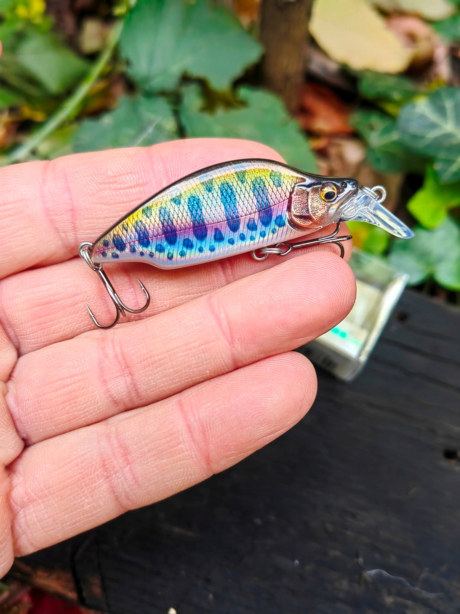 Japoński Wobler Megabass GH44 mm Bat A Fry- 6,1g. Lz Shiny Keimura Yamame